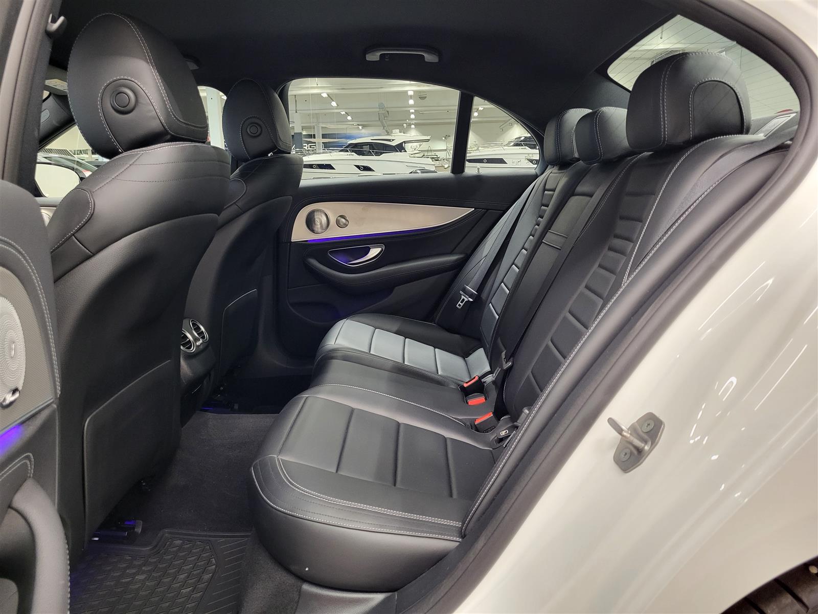 MERCEDES-BENZ E 2016