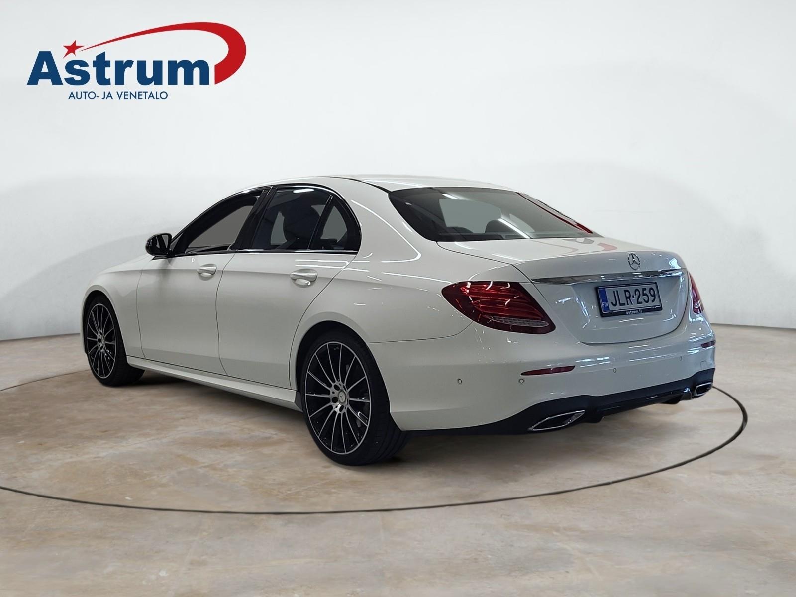 MERCEDES-BENZ E 2016