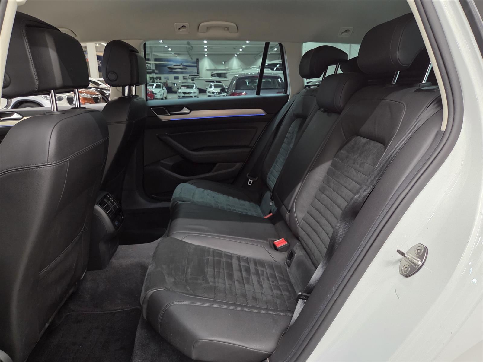VOLKSWAGEN PASSAT 2018