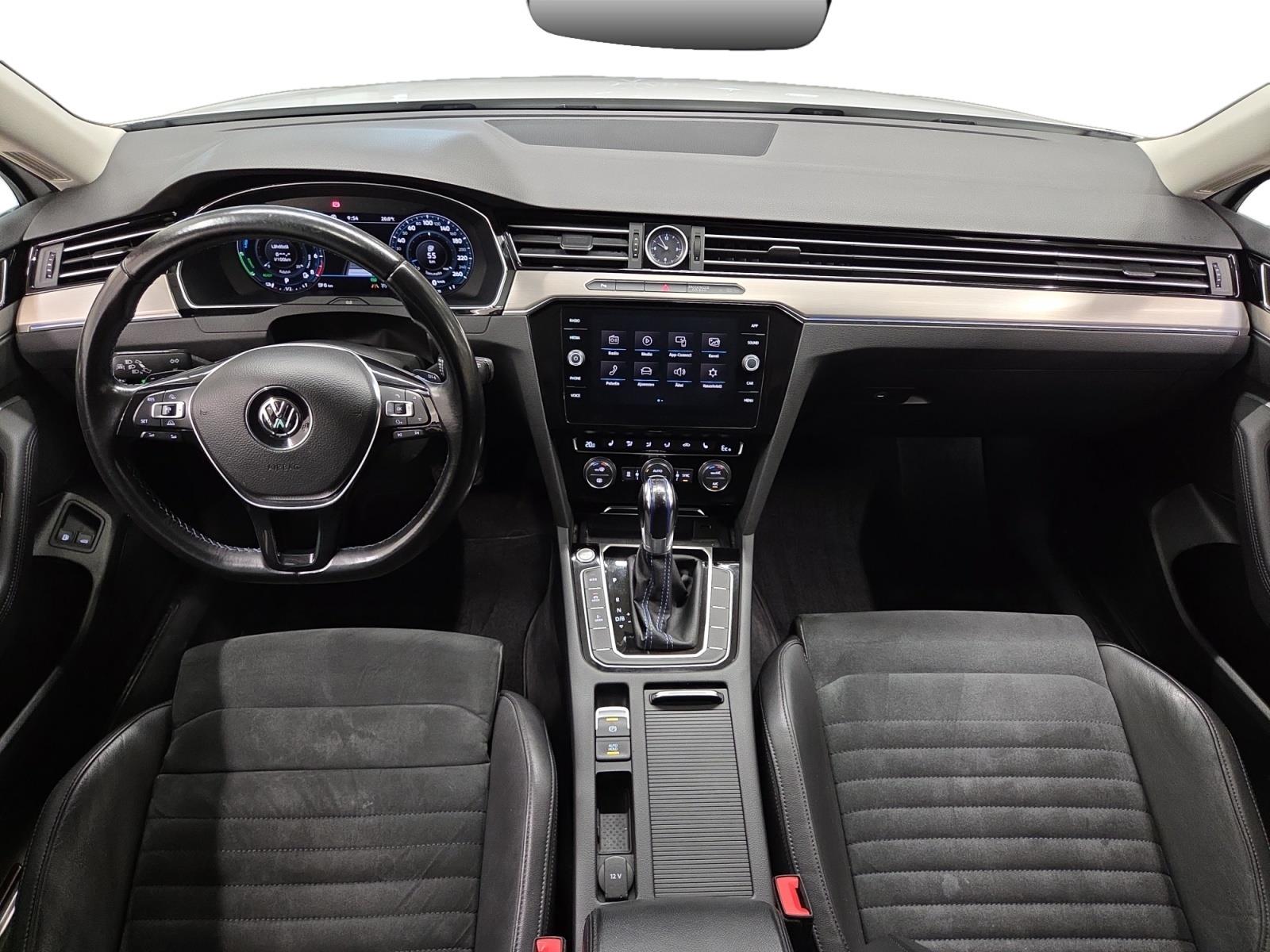 VOLKSWAGEN PASSAT 2018