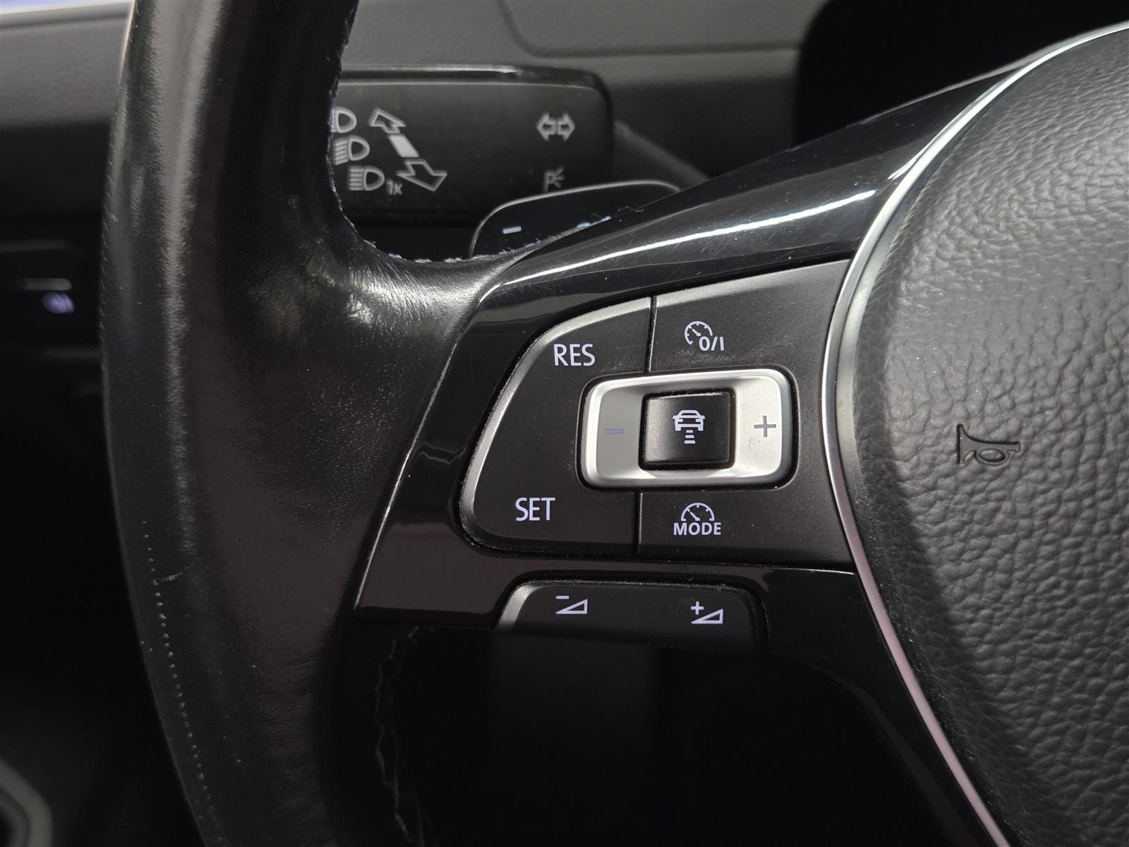 VOLKSWAGEN PASSAT 2018