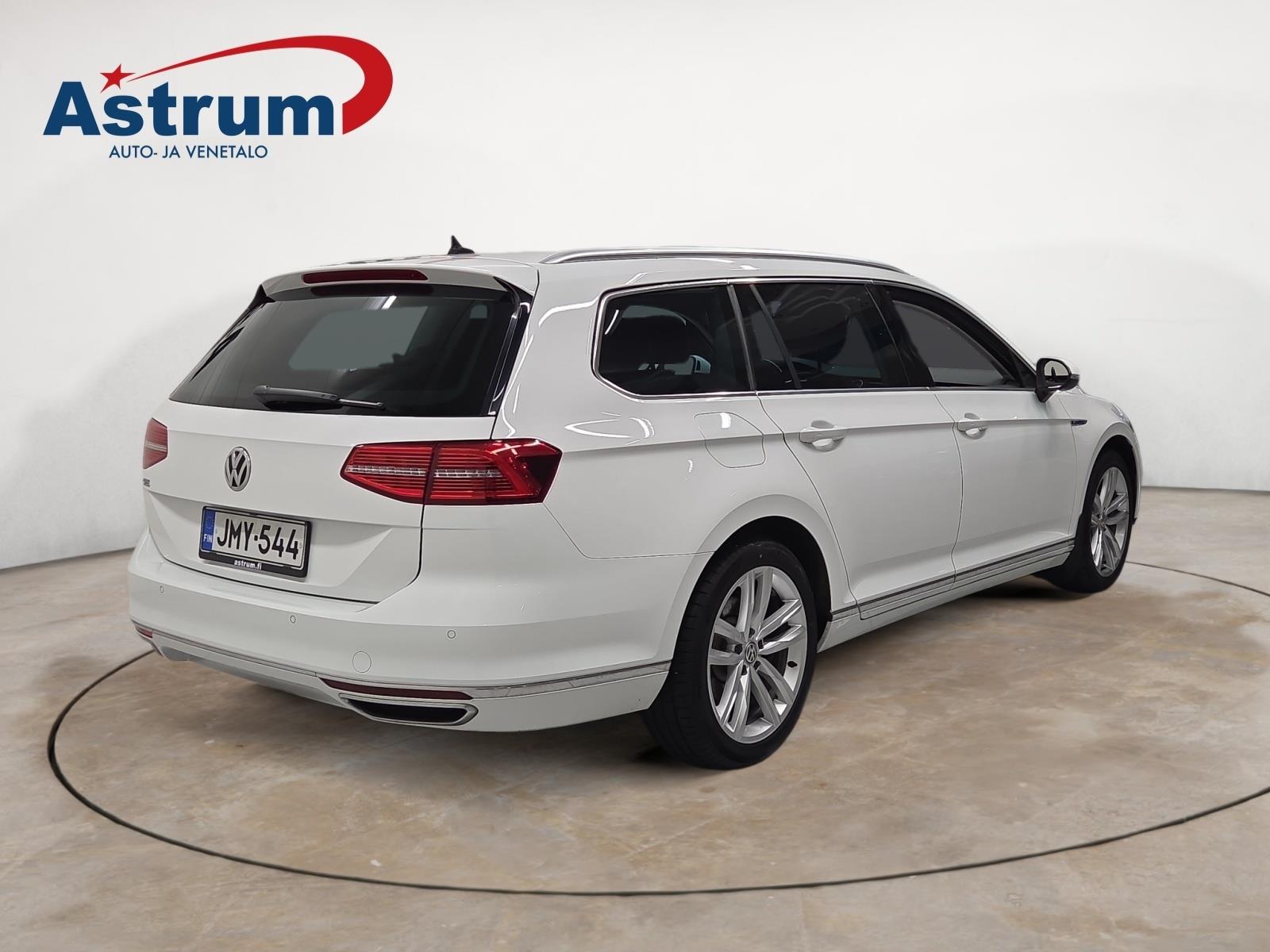 VOLKSWAGEN PASSAT 2018