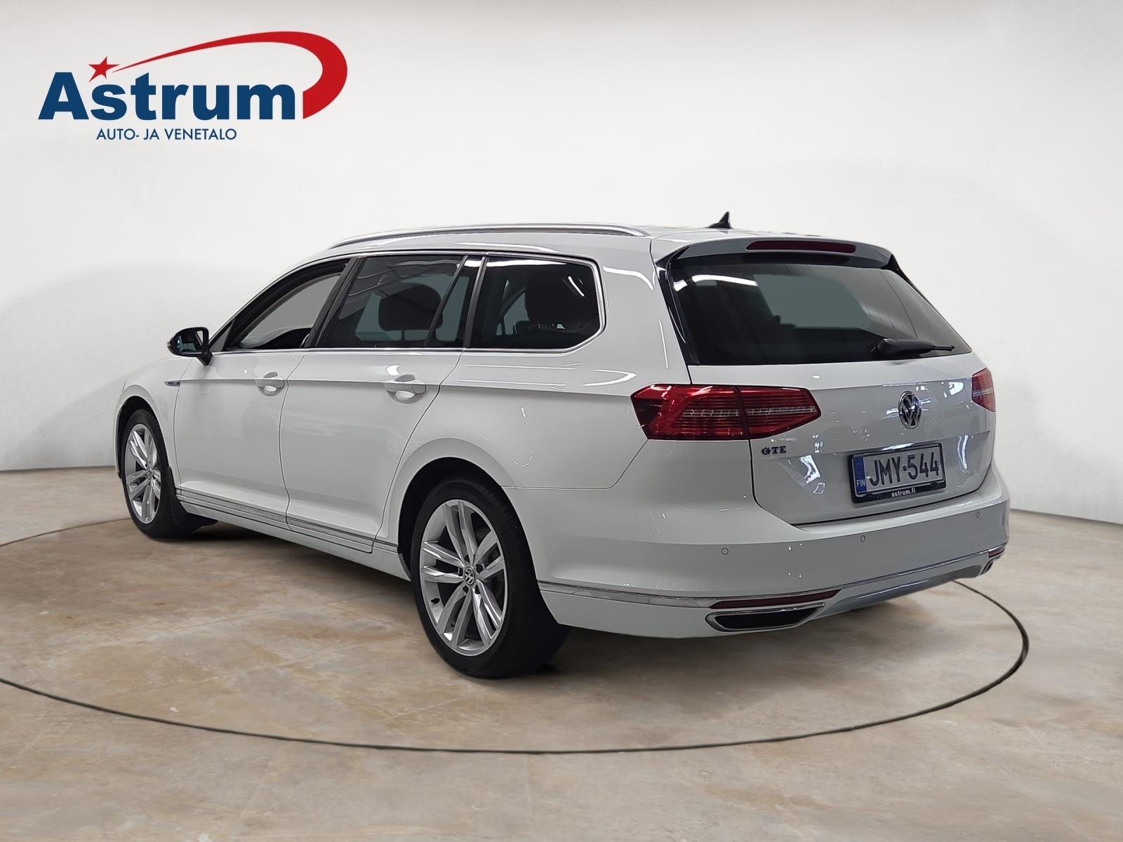 VOLKSWAGEN PASSAT 2018