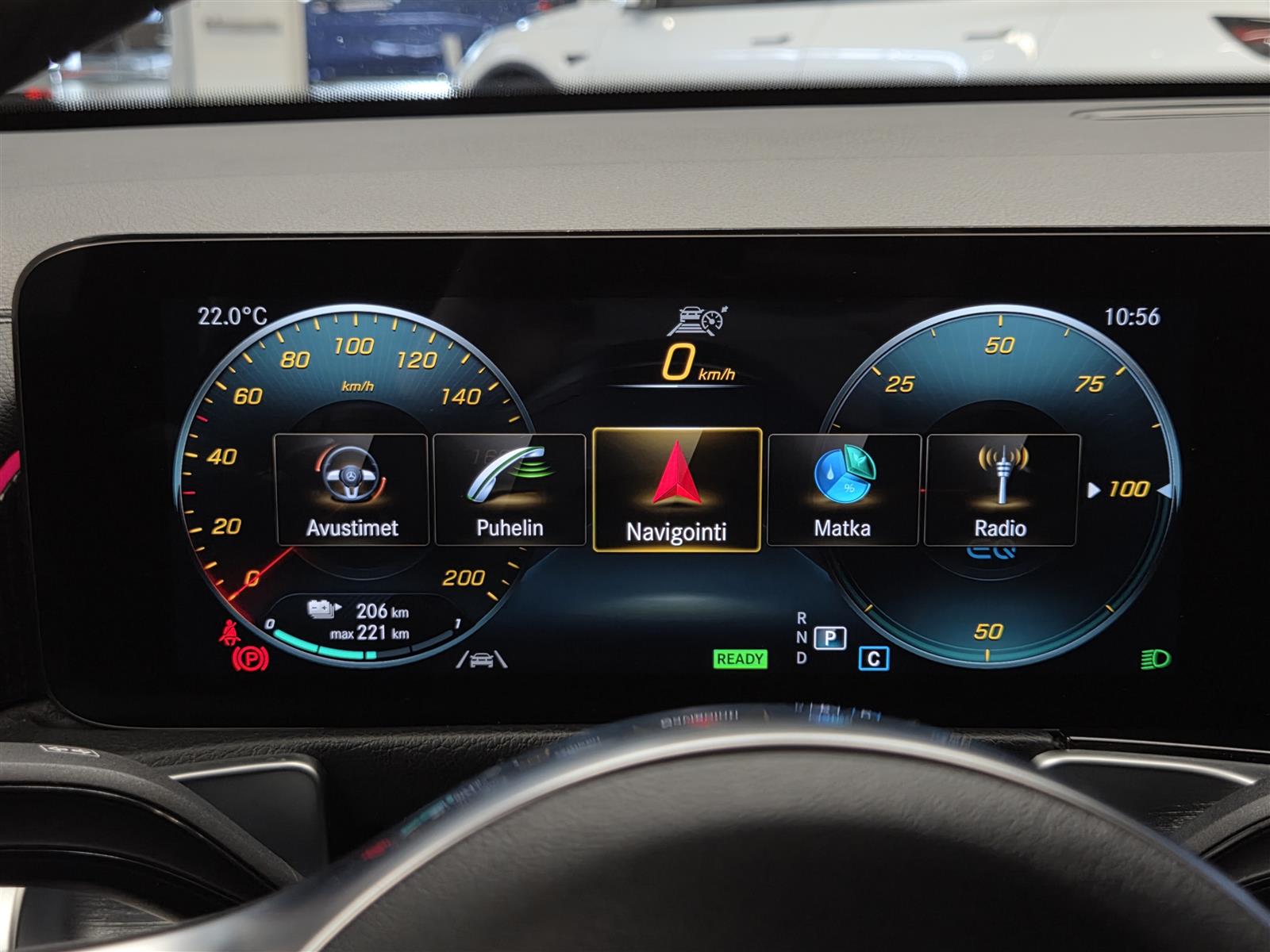 MERCEDES-BENZ EQB 2022