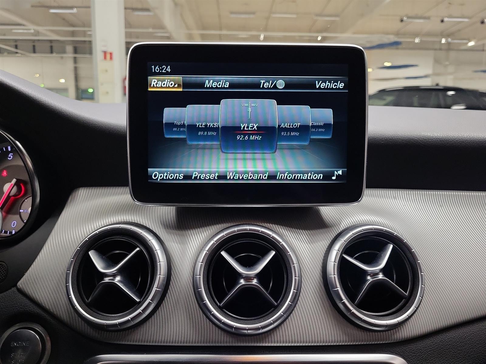 Mercedes-Benz CLA 2016