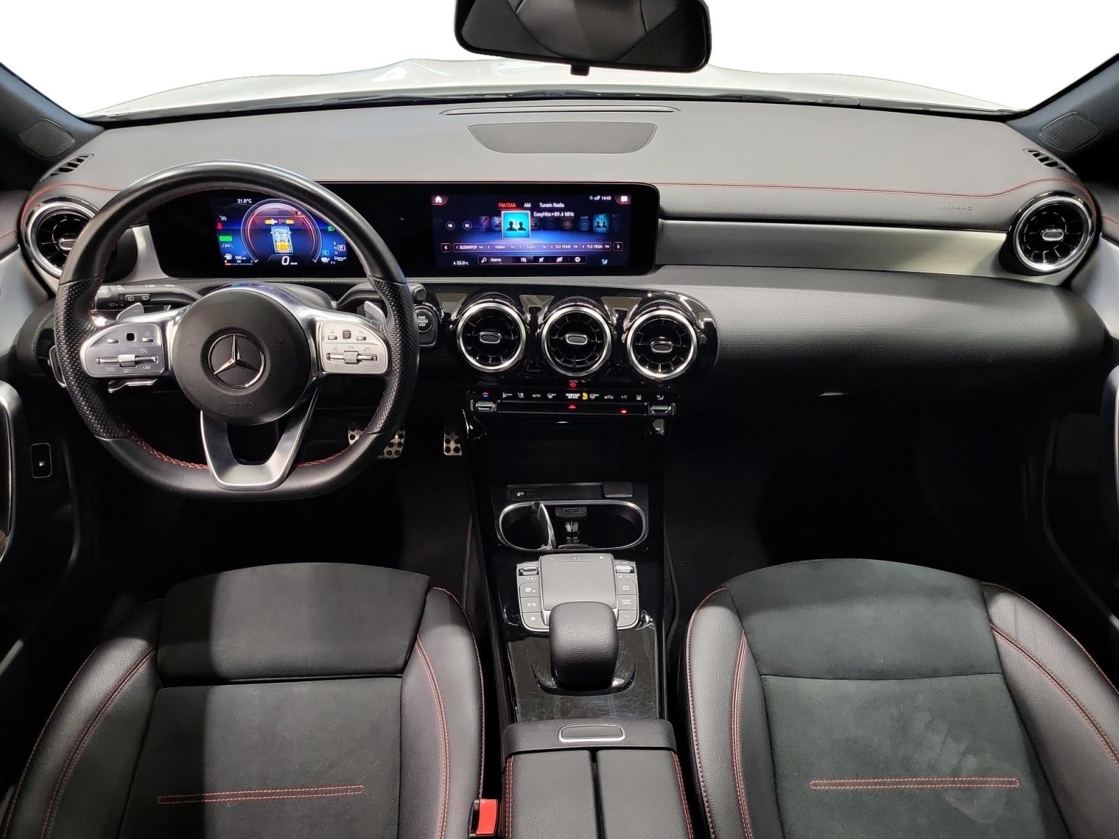 MERCEDES-BENZ CLA 2023