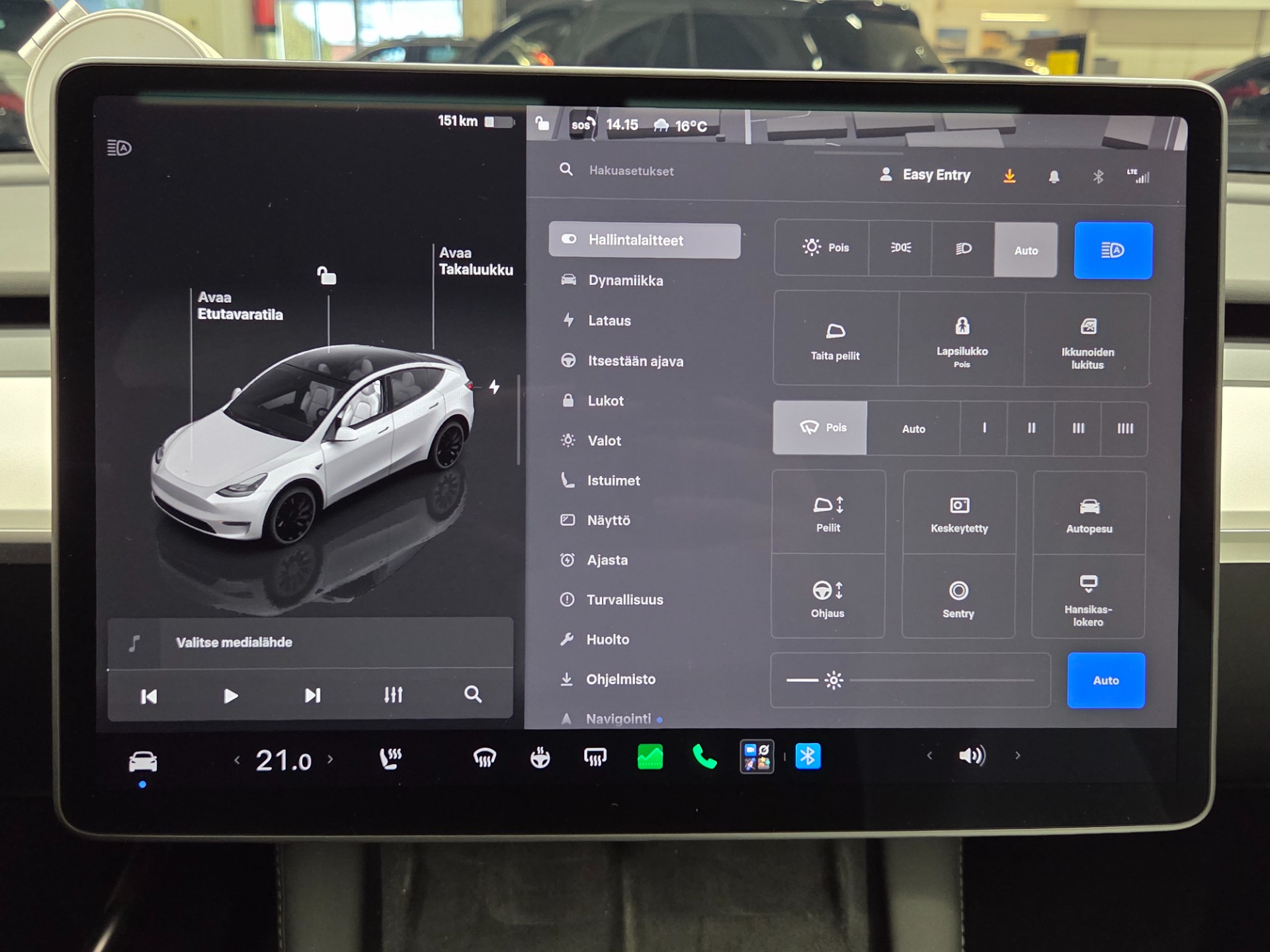 TESLA Model Y 2023
