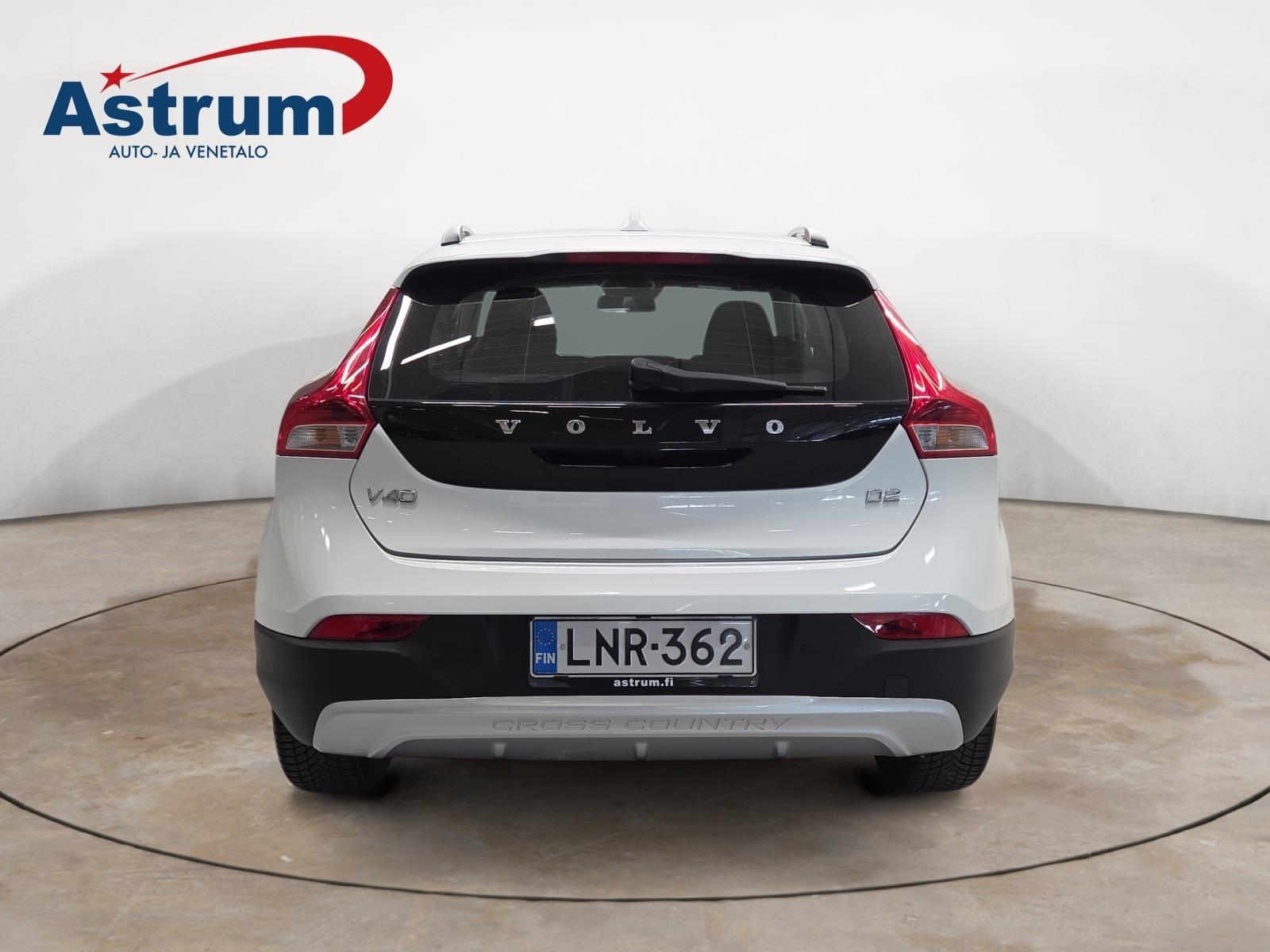 VOLVO V40 Cross Country 2017
