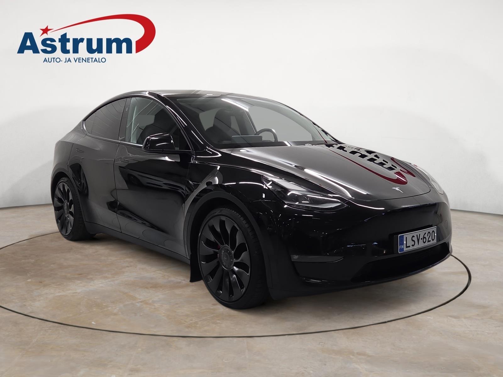 TESLA Model Y 2024