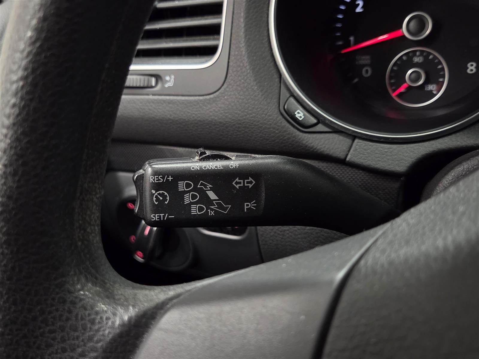VOLKSWAGEN GOLF 2010
