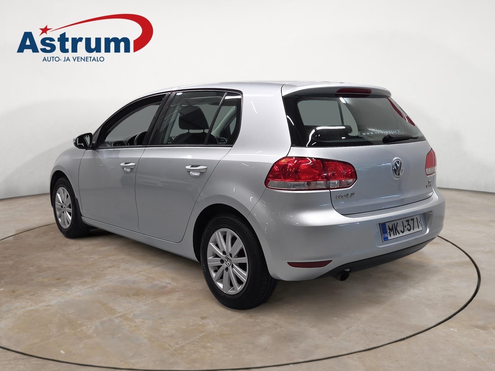 VOLKSWAGEN GOLF 2010