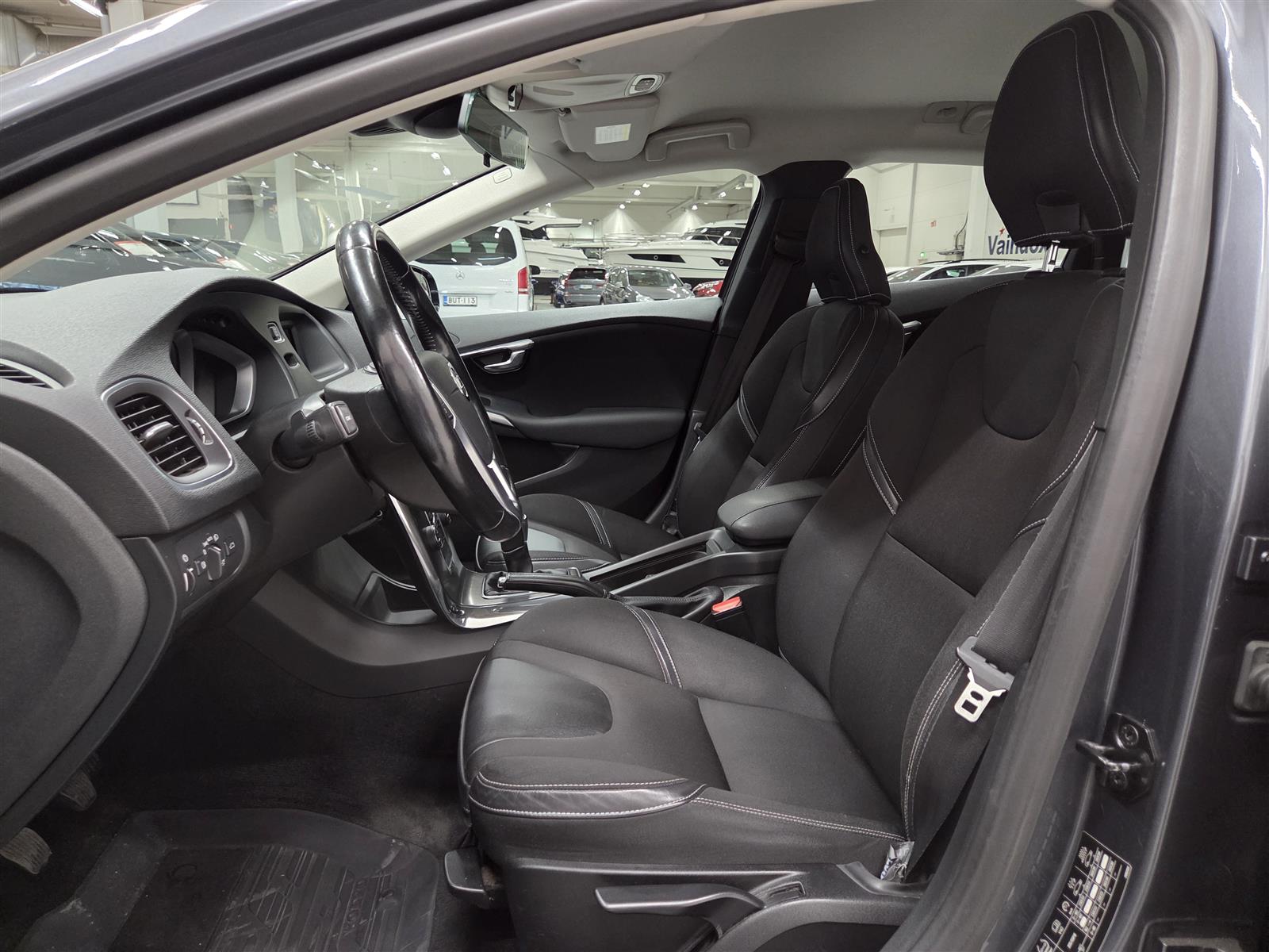 VOLVO V40 2013