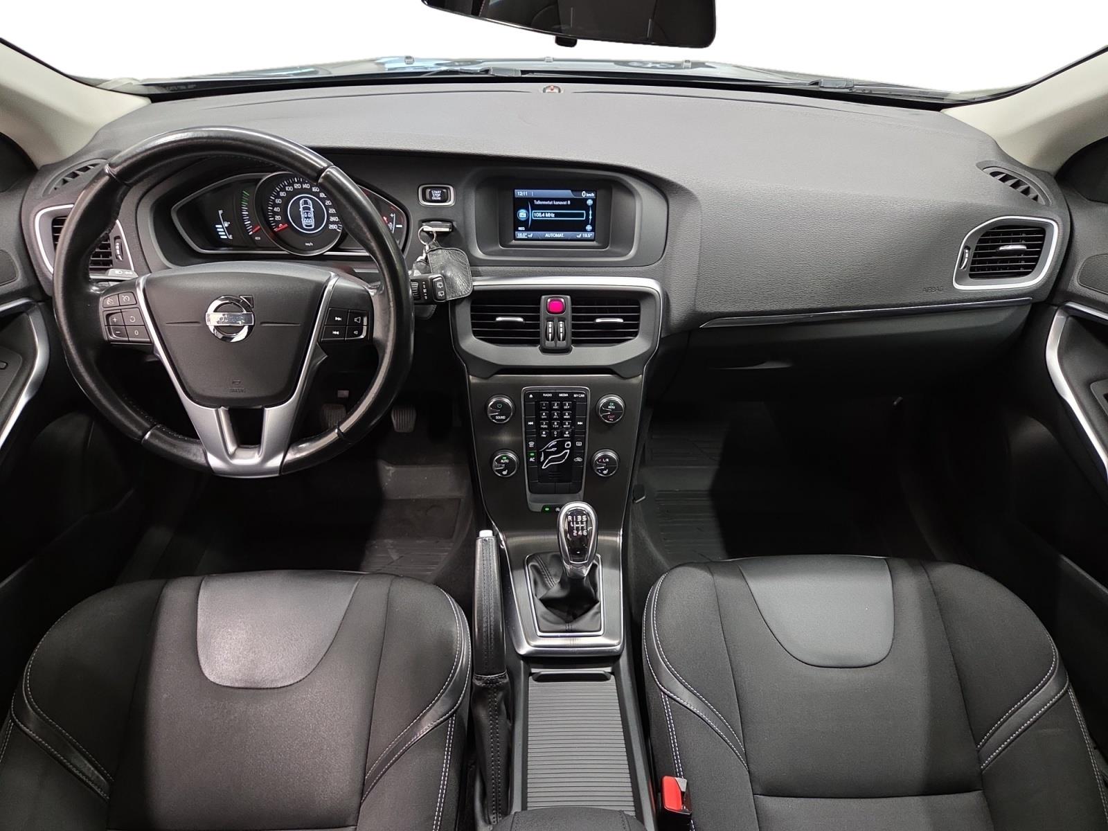 VOLVO V40 2013