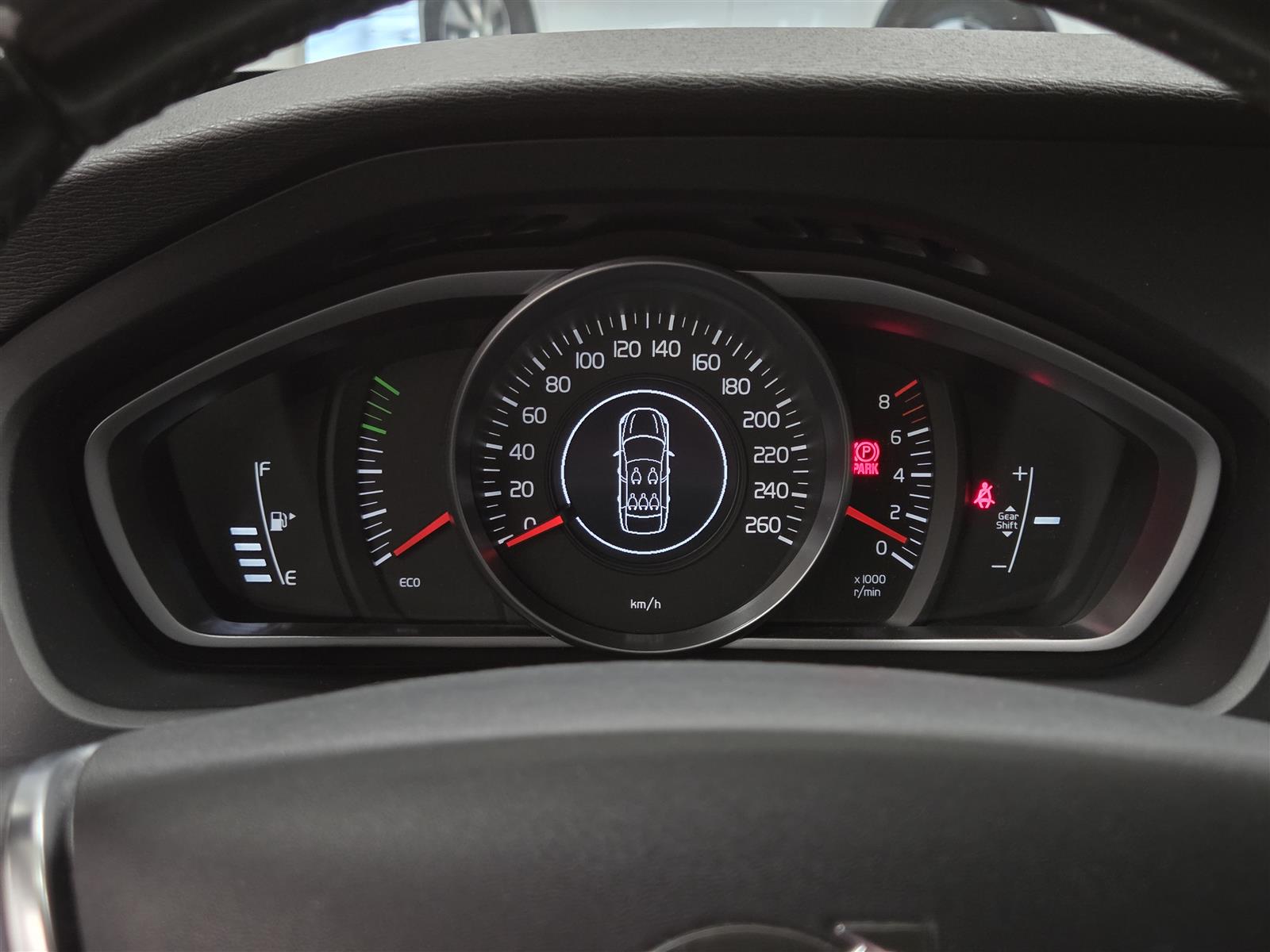 VOLVO V40 2013