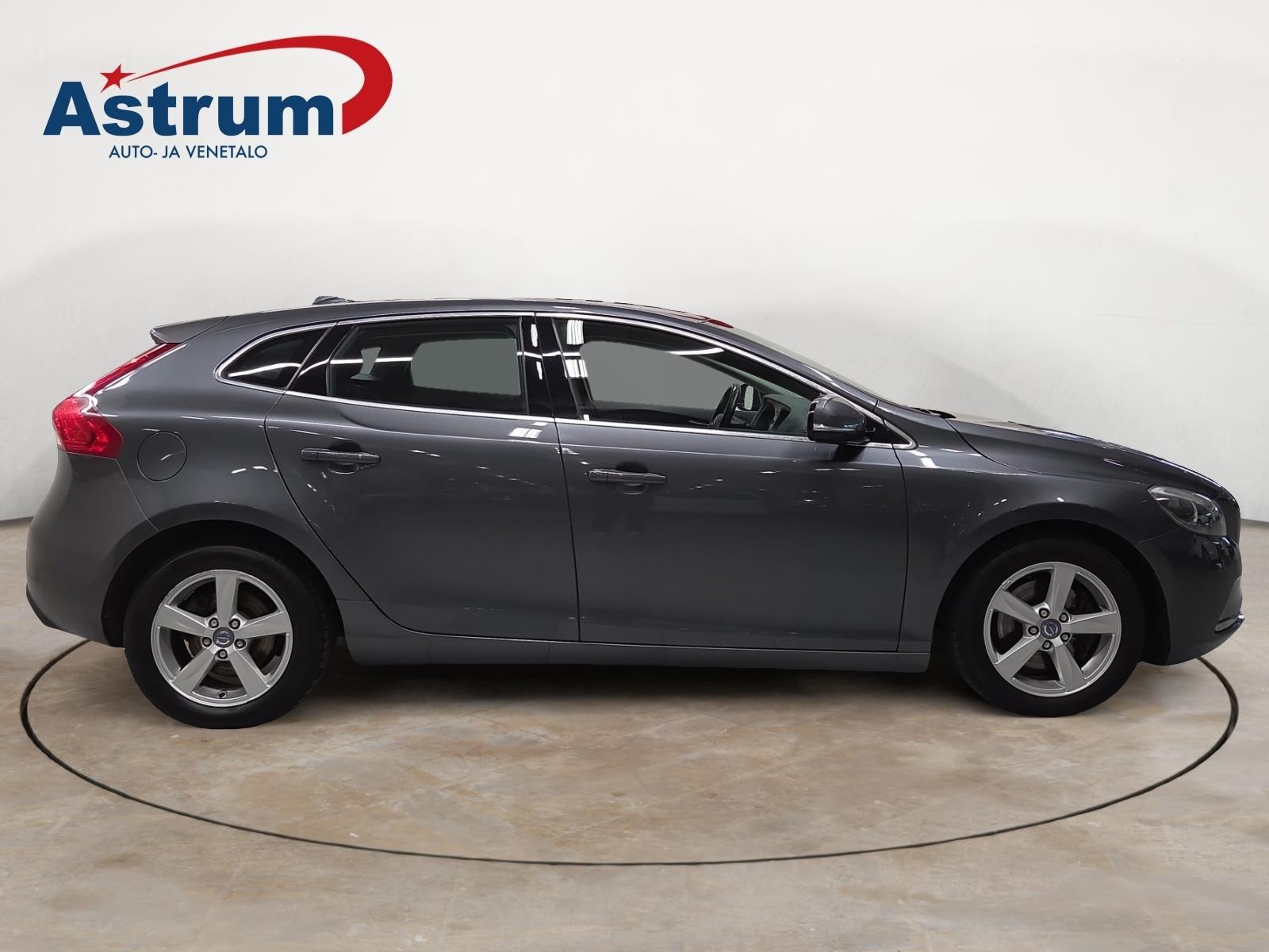 VOLVO V40 2013