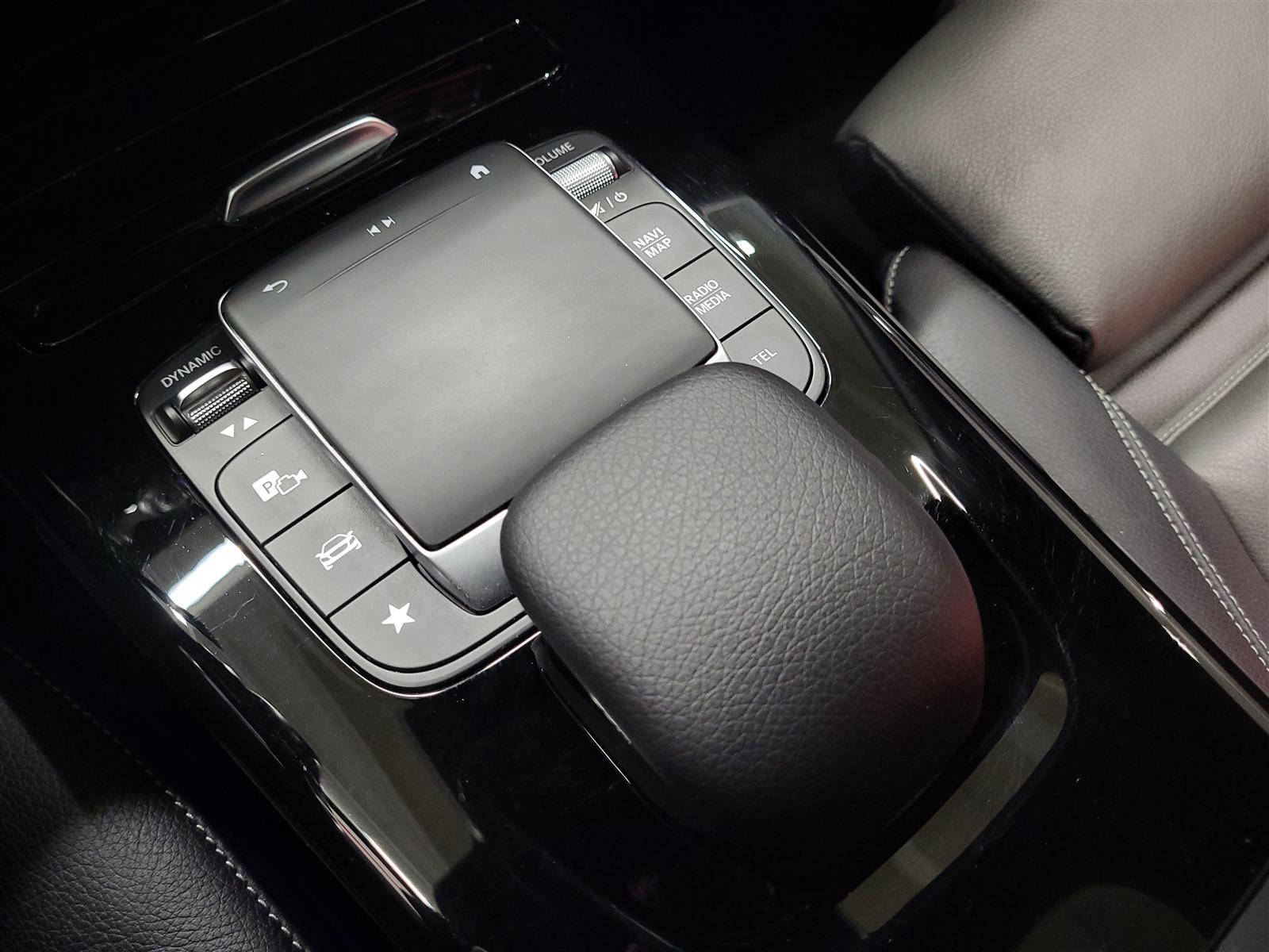 MERCEDES-BENZ CLA 2020