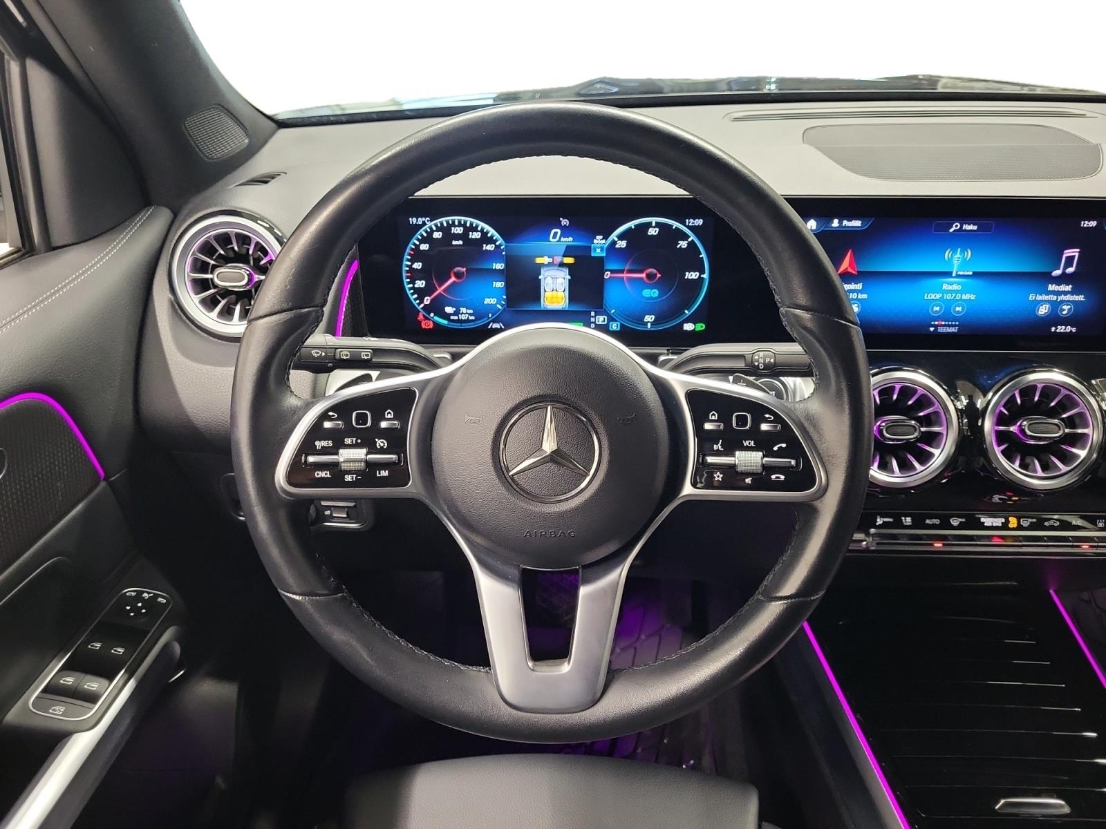 MERCEDES-BENZ EQB 2023