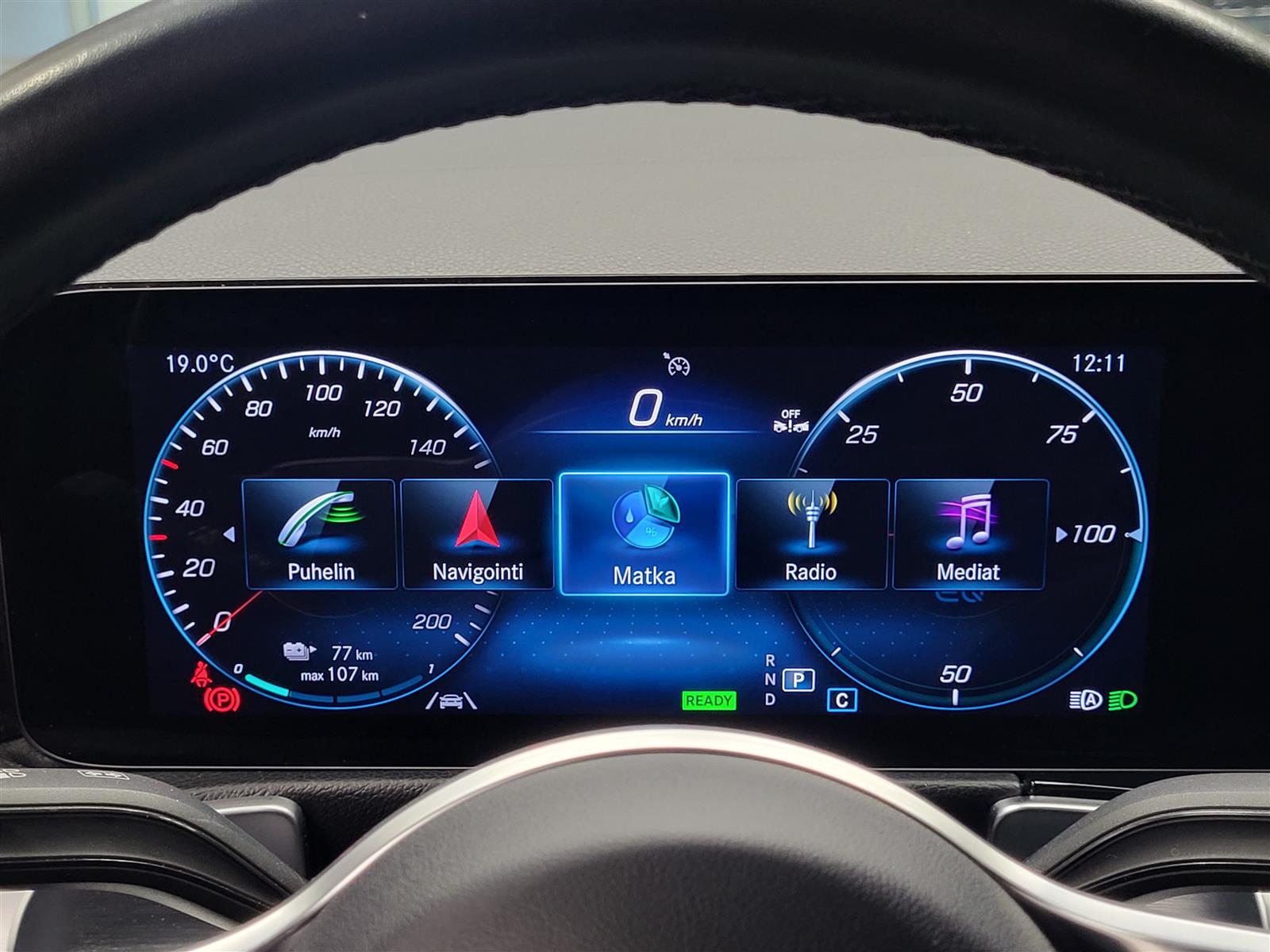 MERCEDES-BENZ EQB 2023