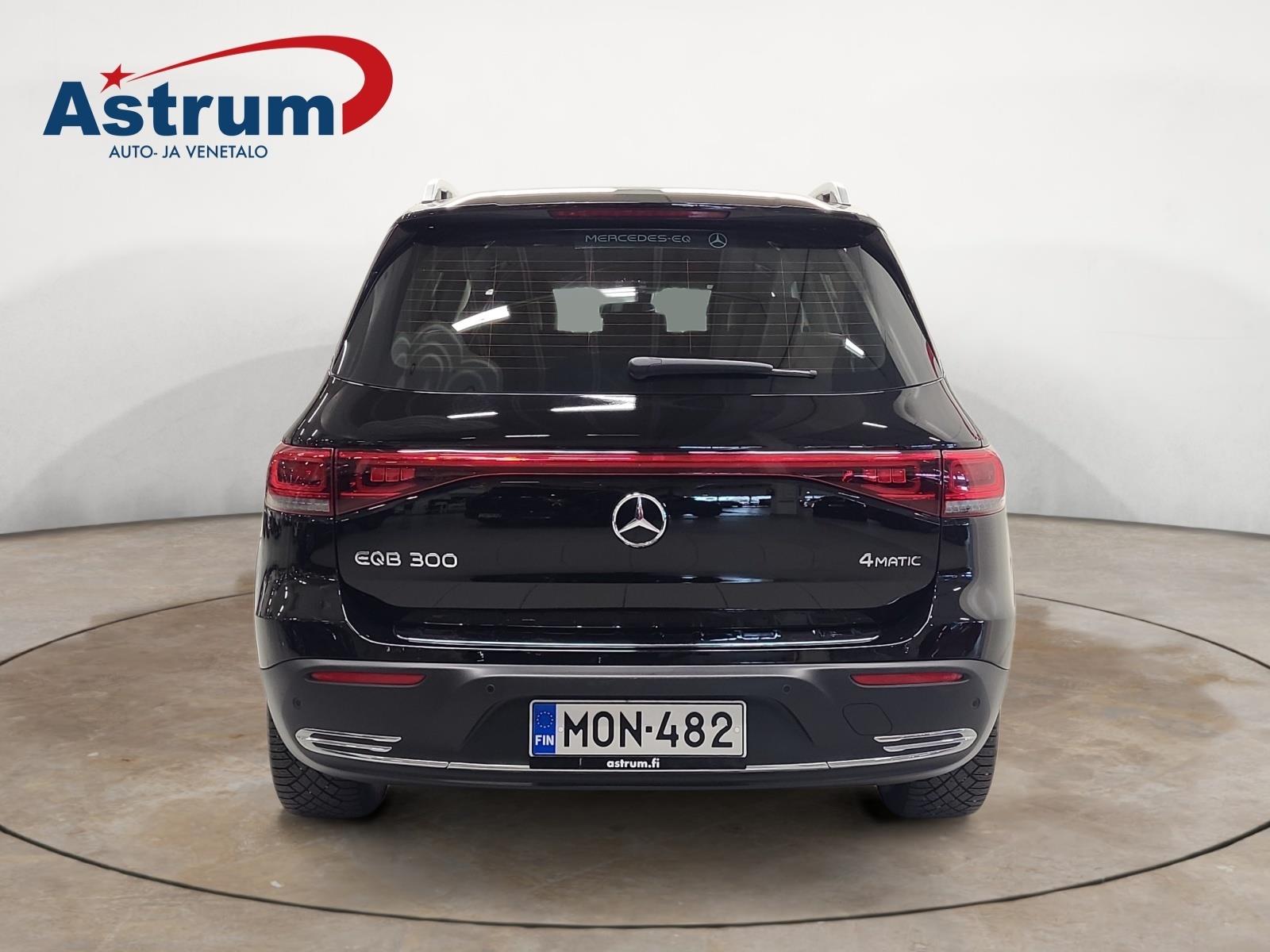 MERCEDES-BENZ EQB 2023