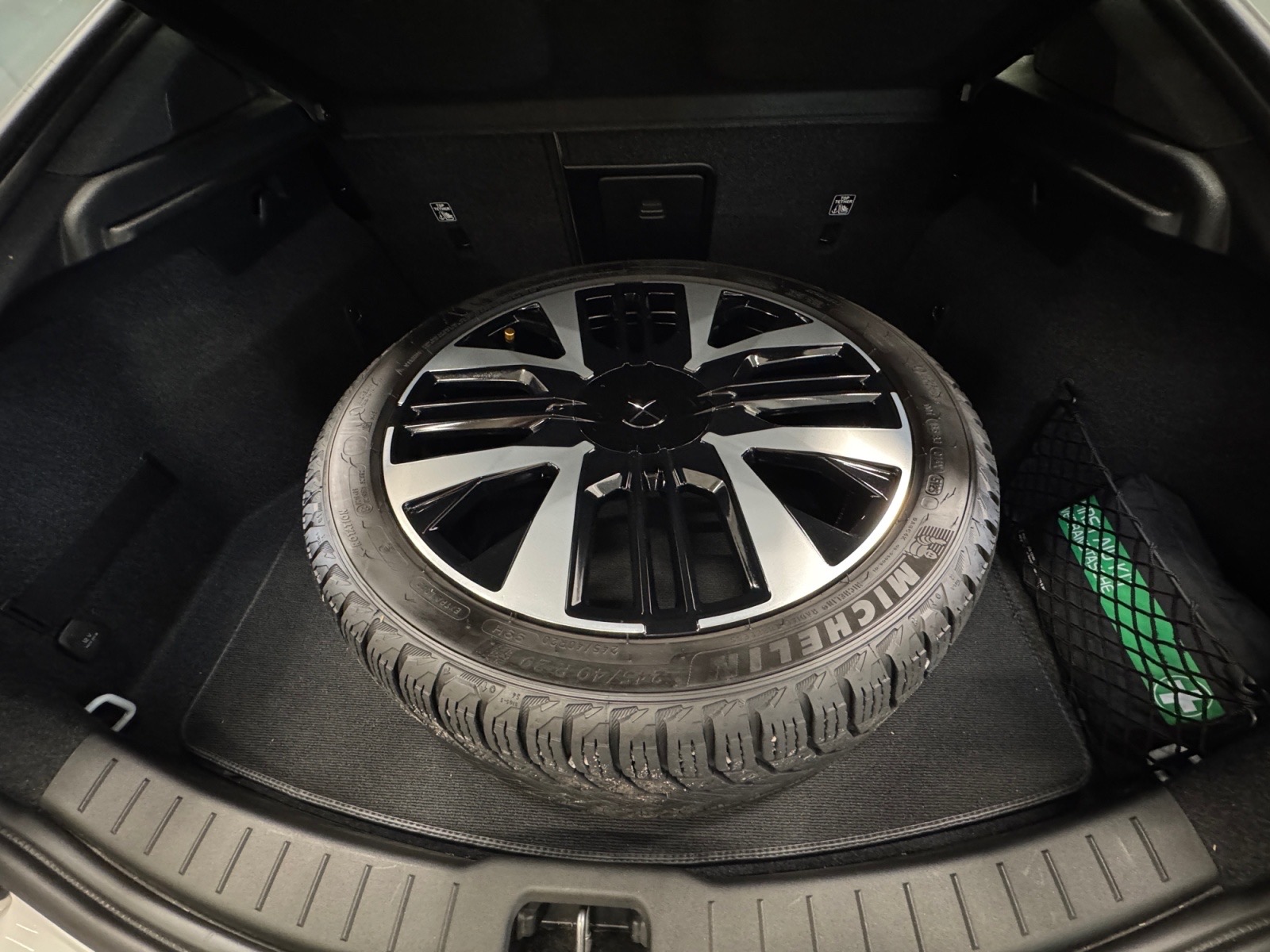POLESTAR 2 2024