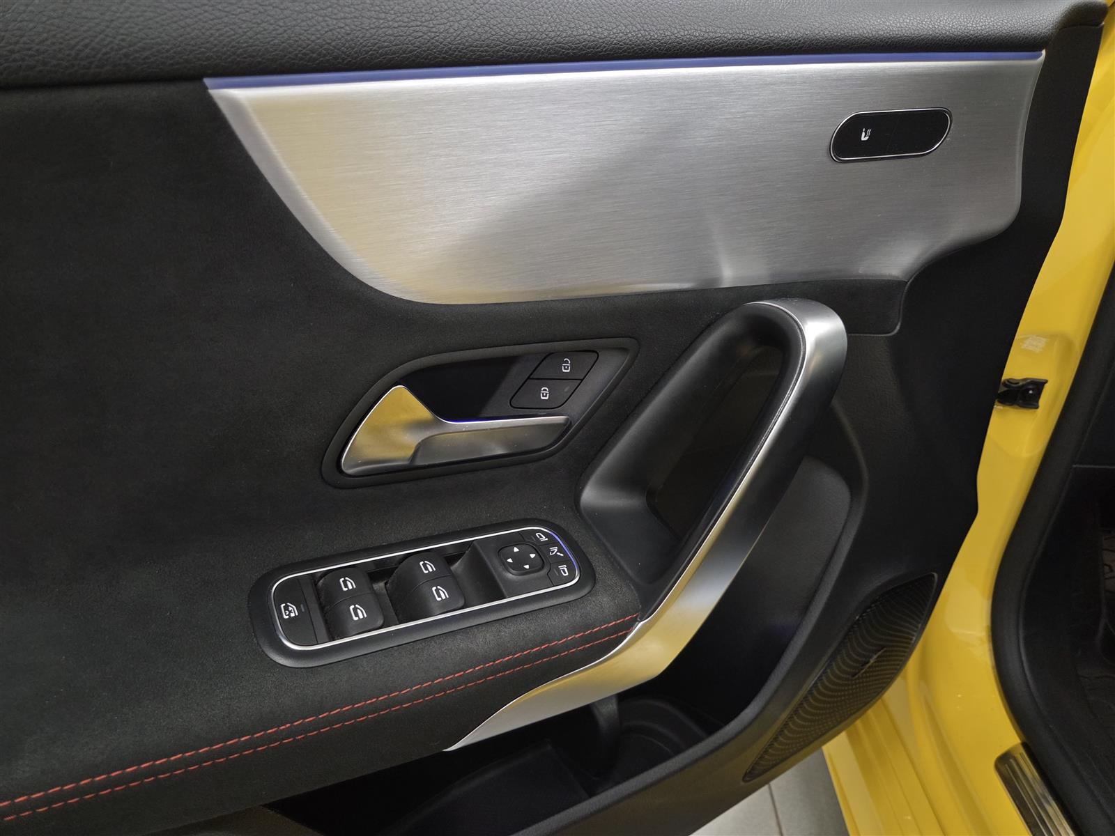 MERCEDES-BENZ A 2019