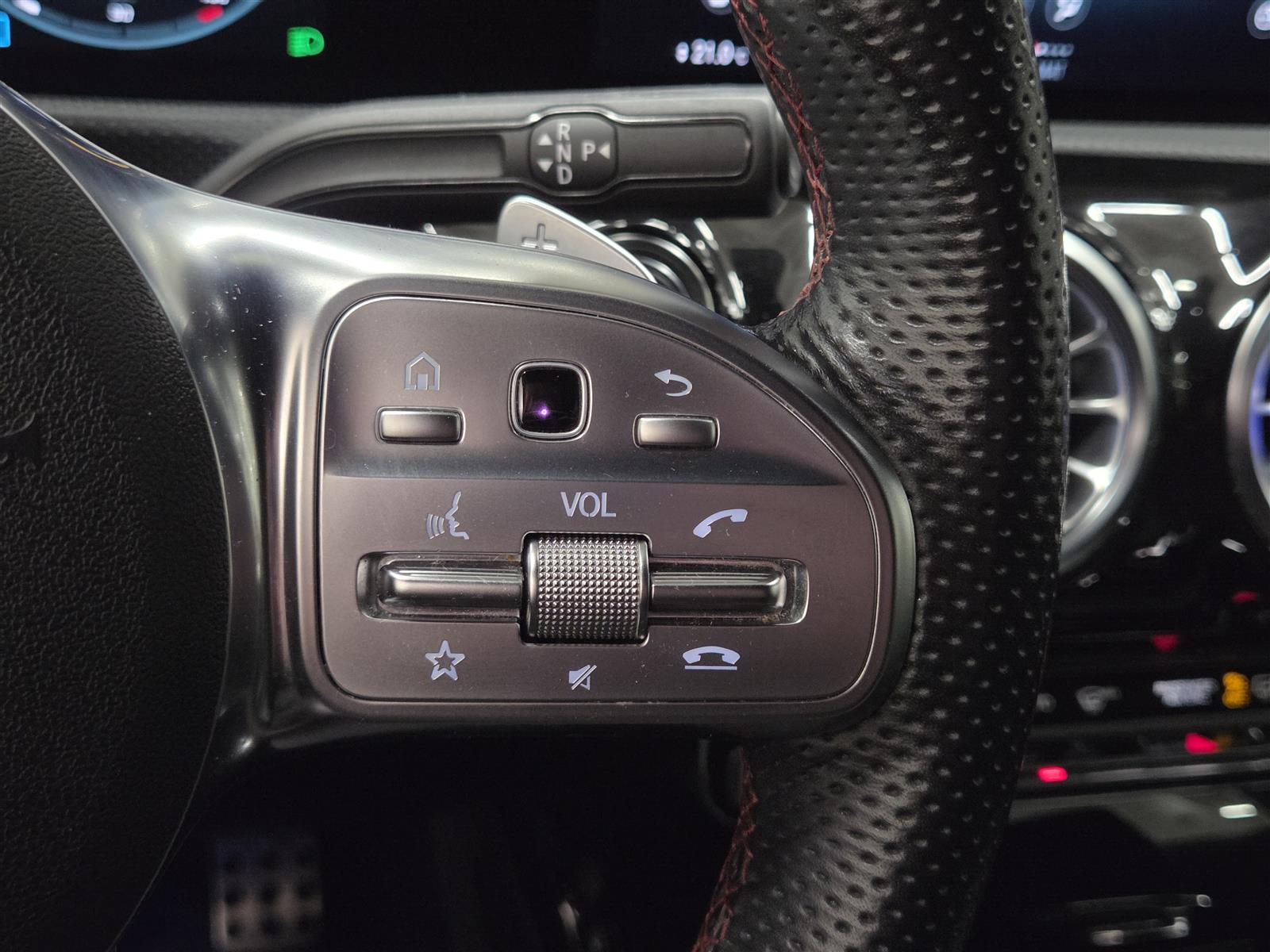 MERCEDES-BENZ A 2019