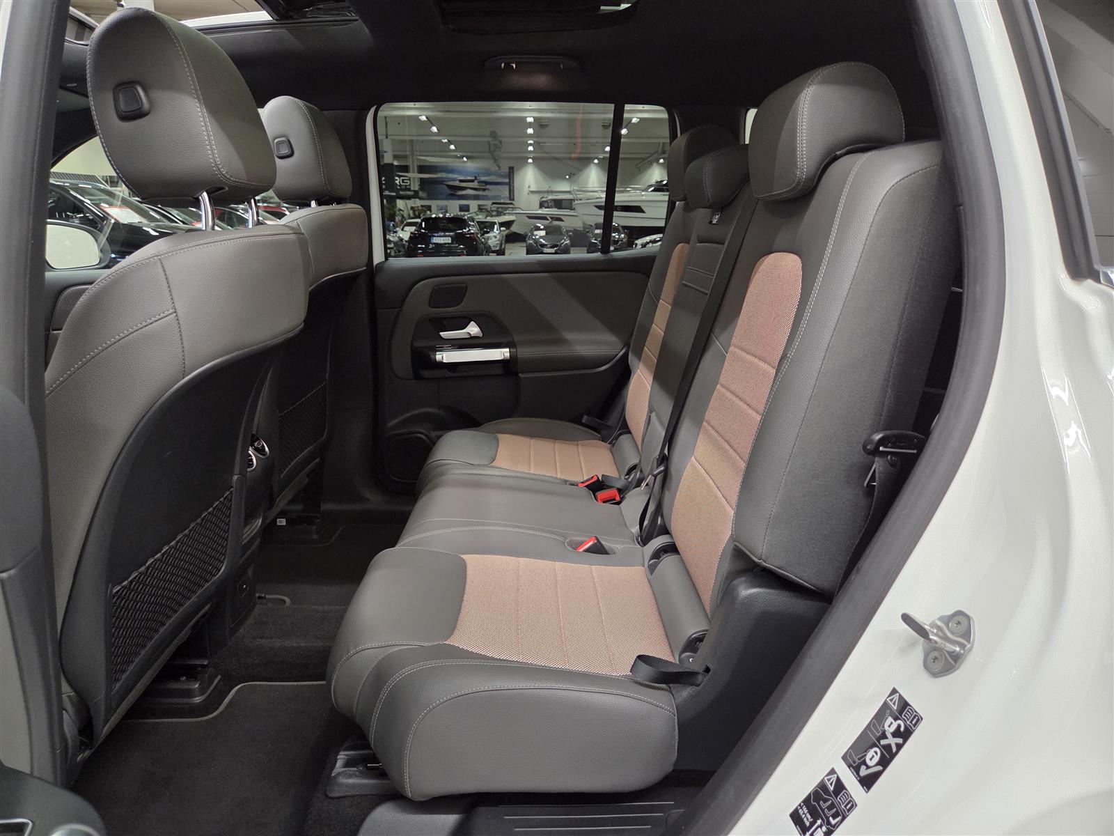 MERCEDES-BENZ EQB 2022