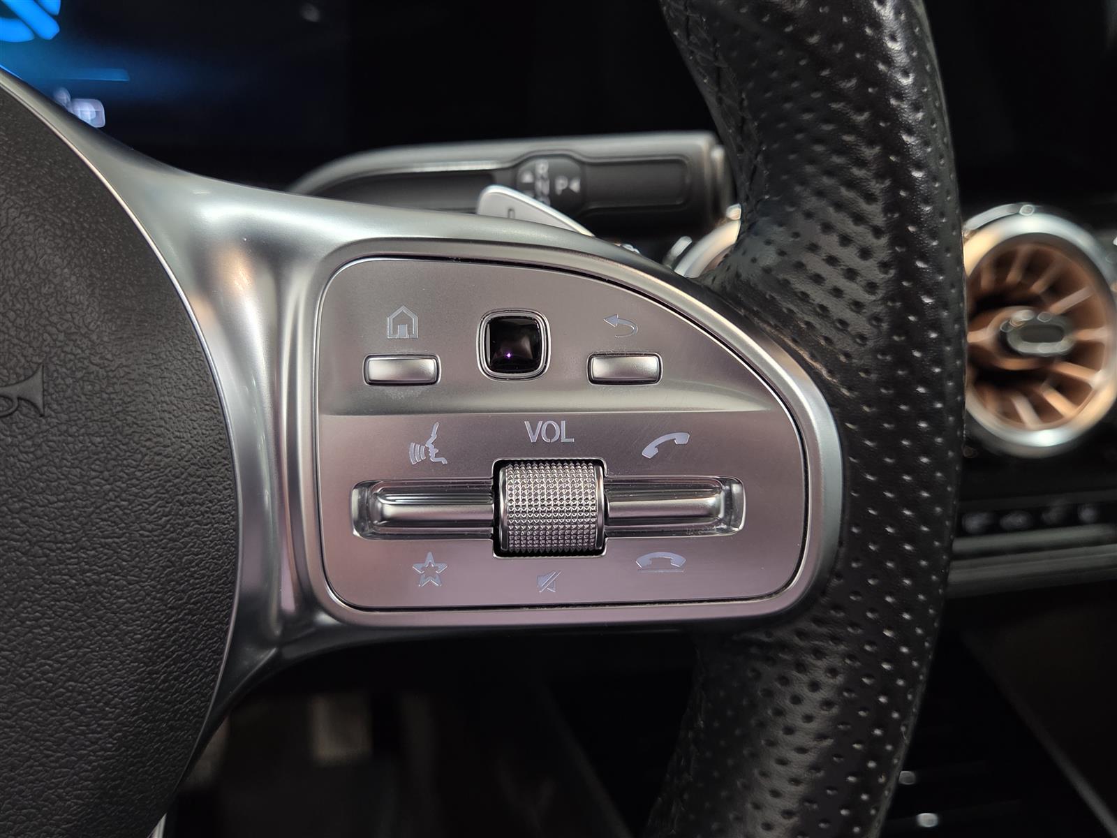 MERCEDES-BENZ EQB 2022