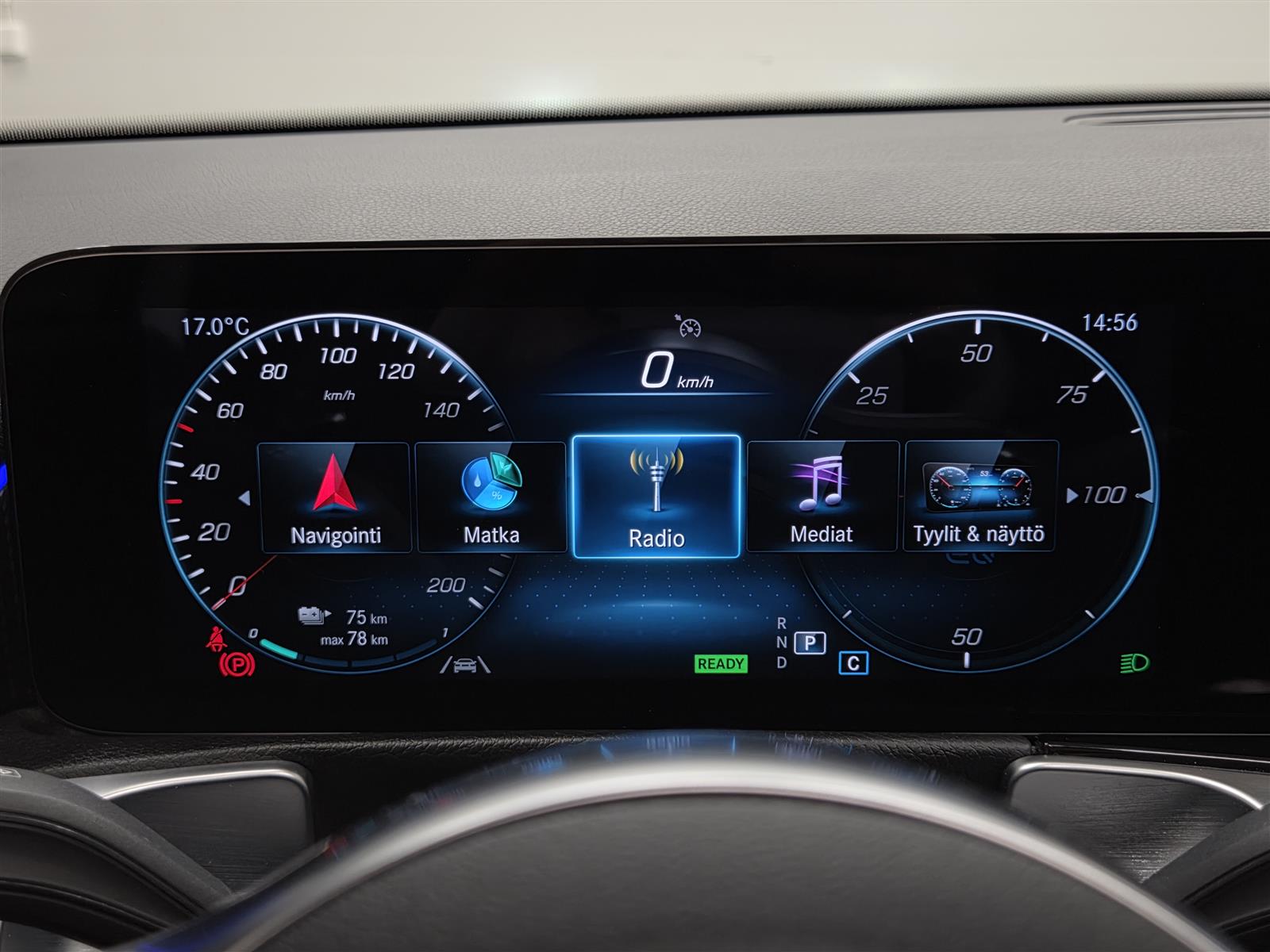 MERCEDES-BENZ EQB 2022