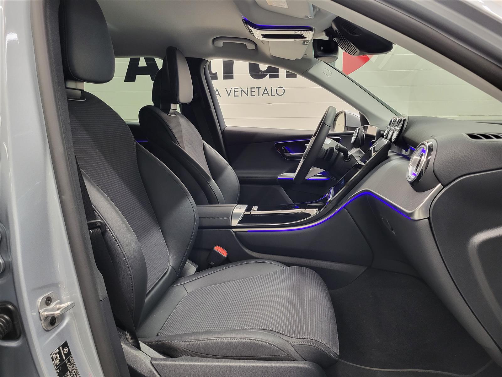 Mercedes-Benz GLC 2025