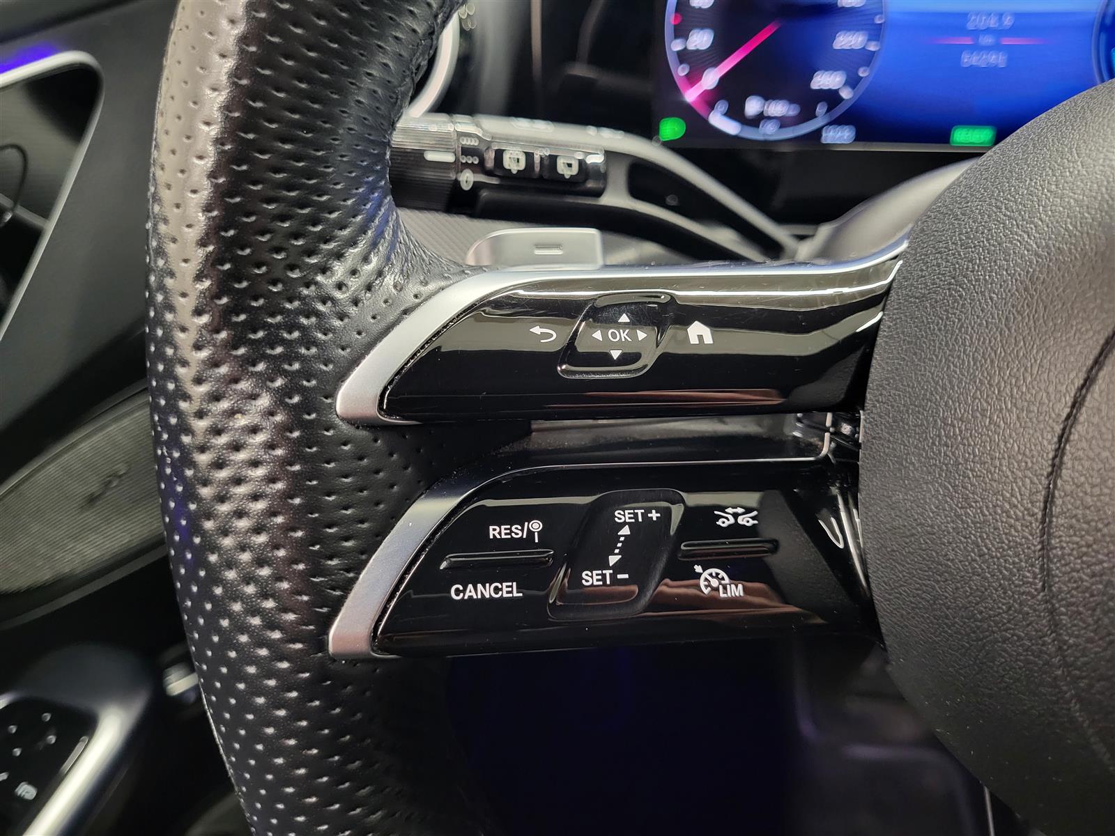 MERCEDES-BENZ C 2023