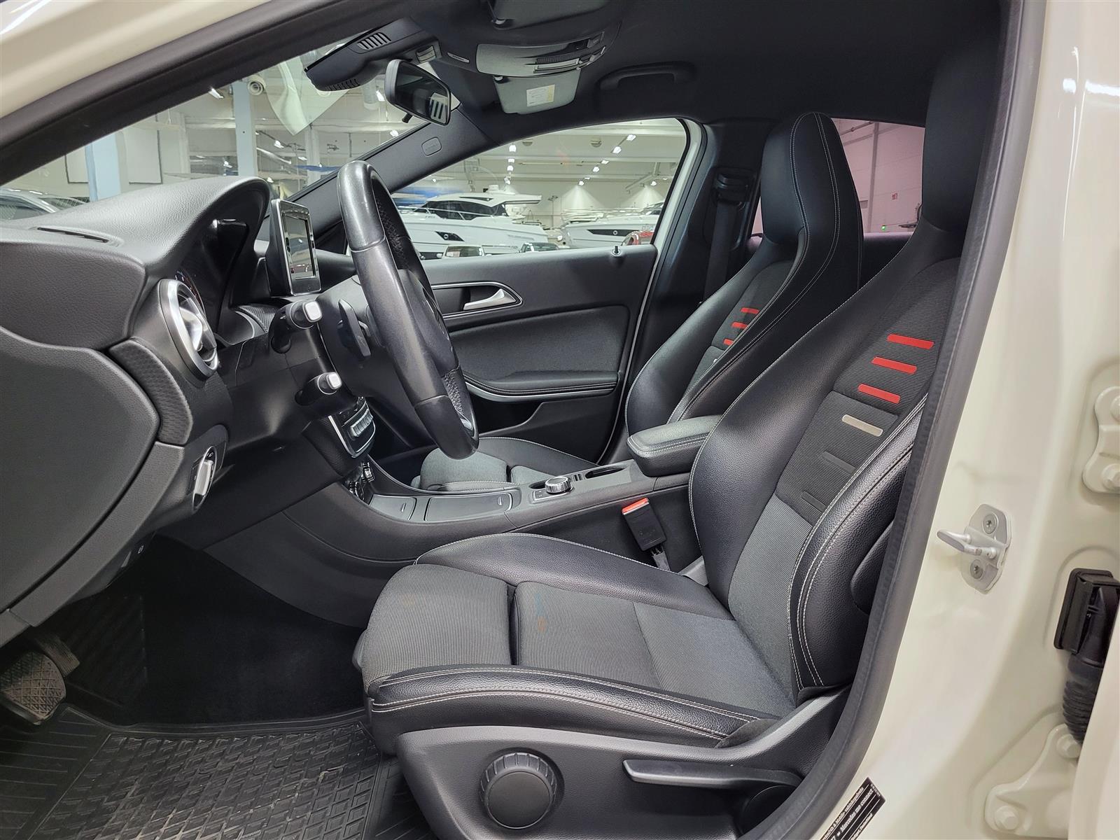 MERCEDES-BENZ A 2017