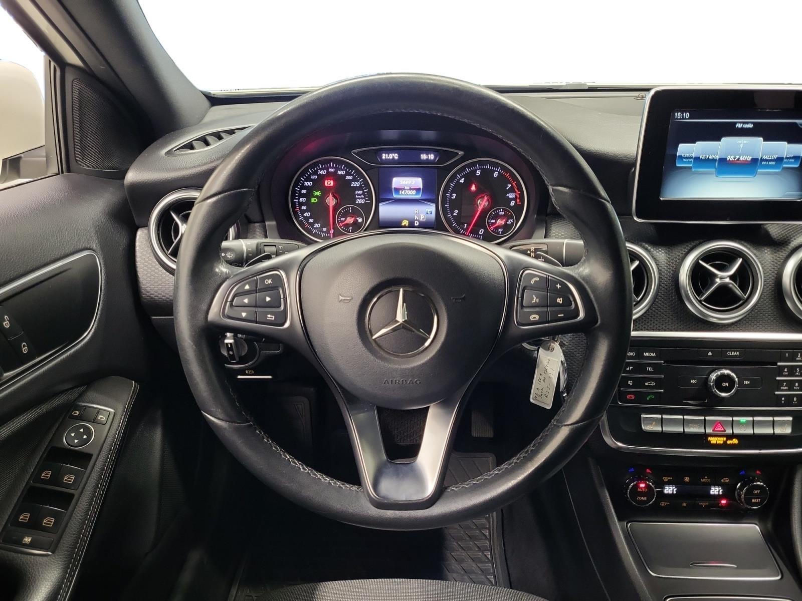 MERCEDES-BENZ A 2017