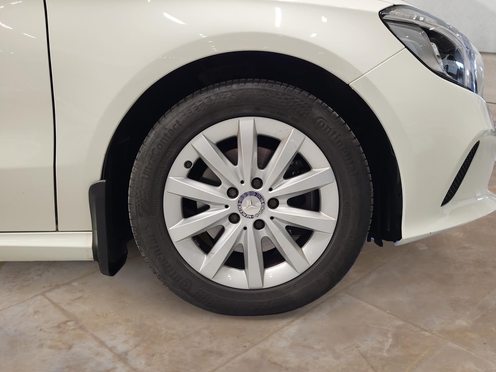 MERCEDES-BENZ A 2017