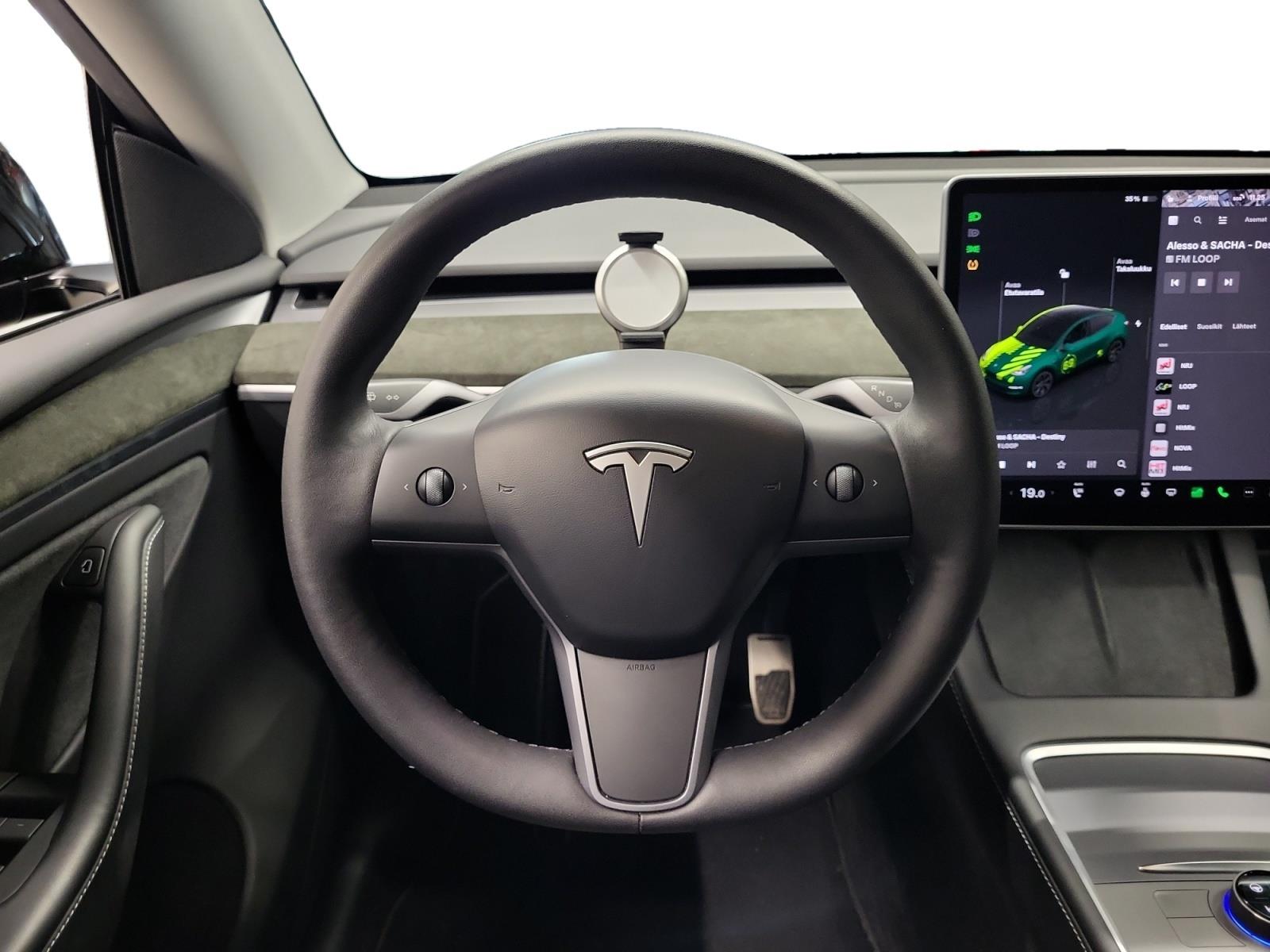 TESLA Model Y 2022