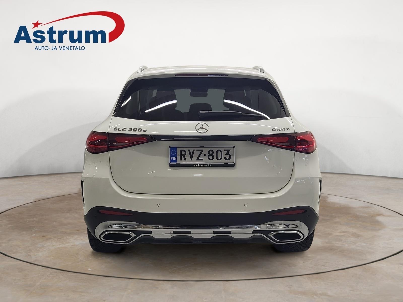 Mercedes-Benz GLC 2023