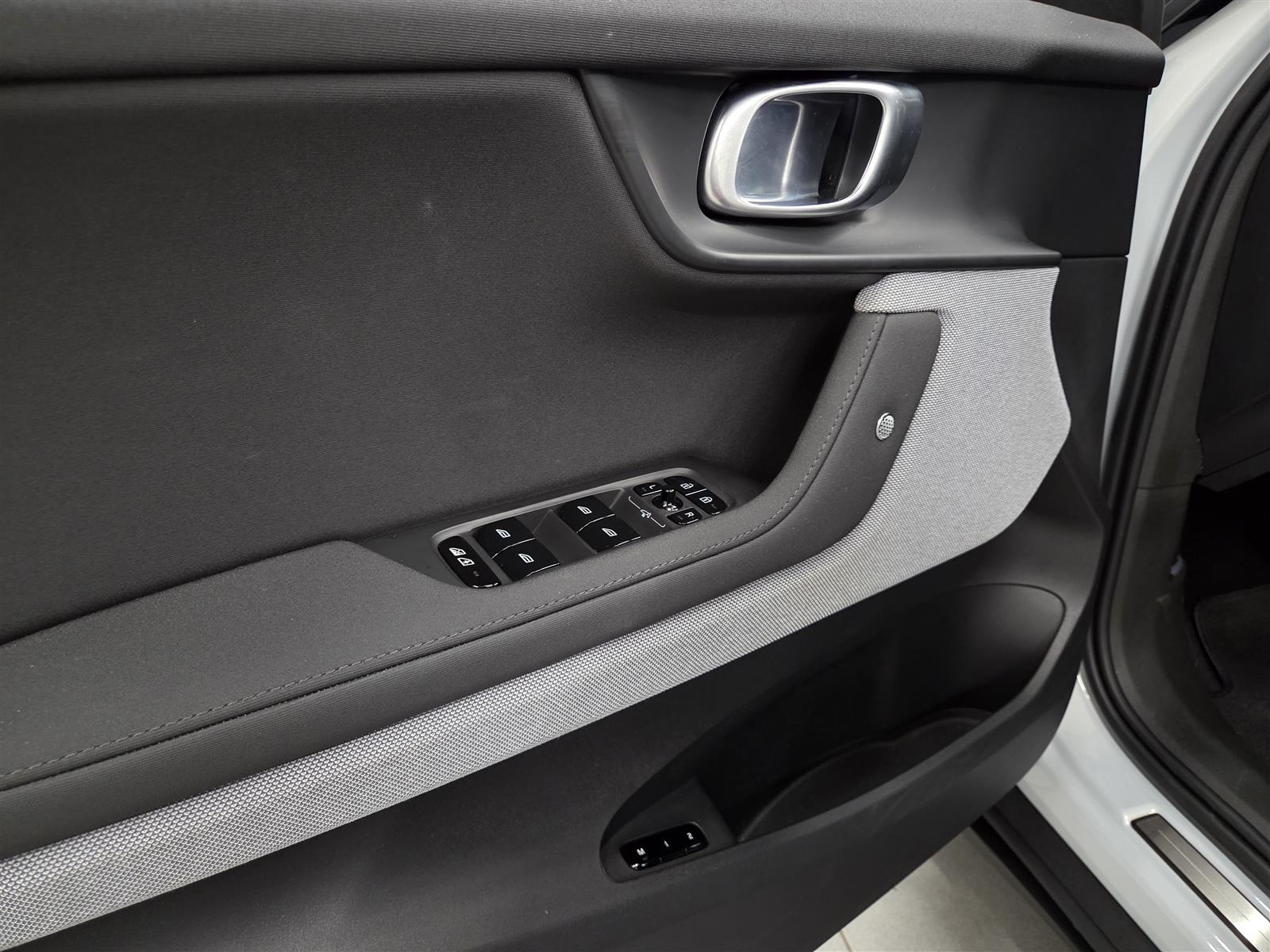 POLESTAR 2 2024