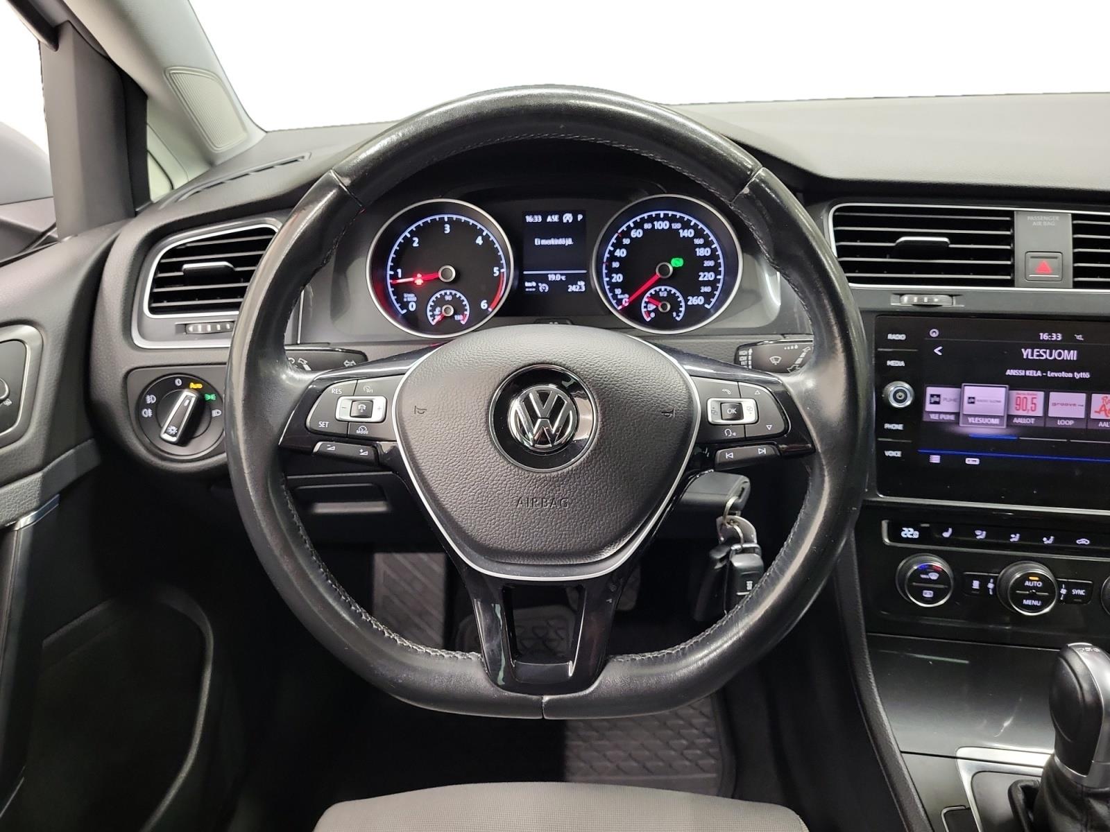 VOLKSWAGEN GOLF 2017
