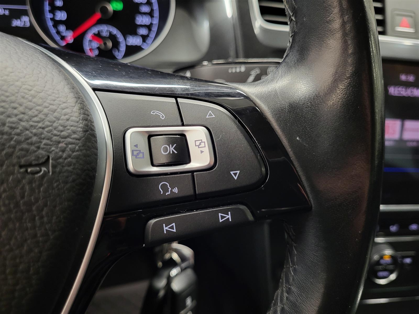 VOLKSWAGEN GOLF 2017