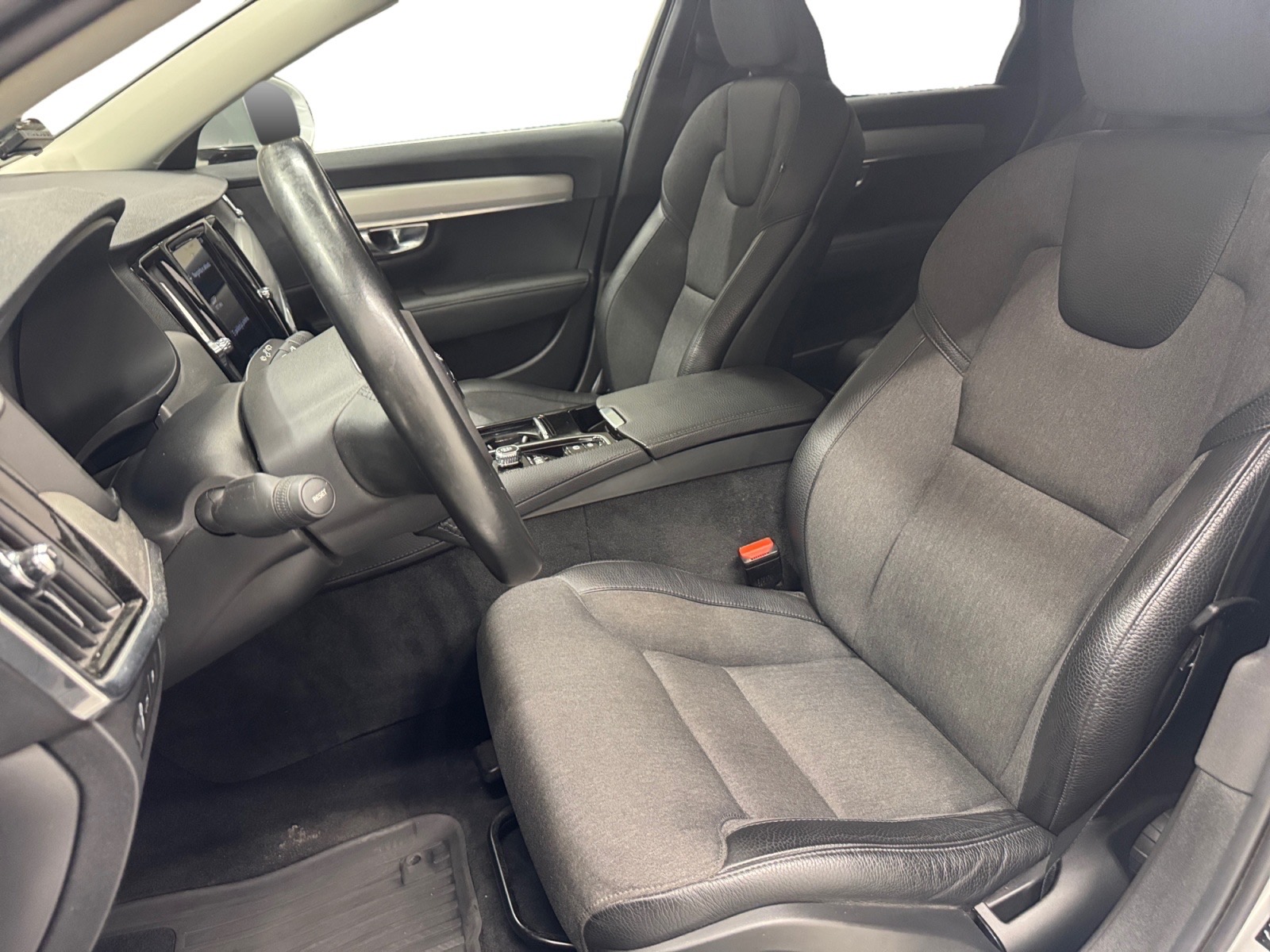 VOLVO V90 2021