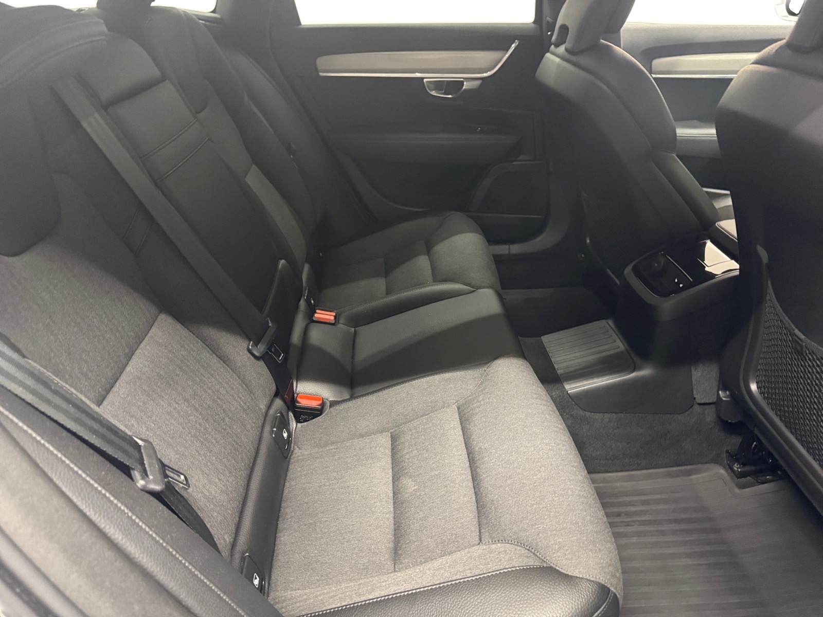 VOLVO V90 2021