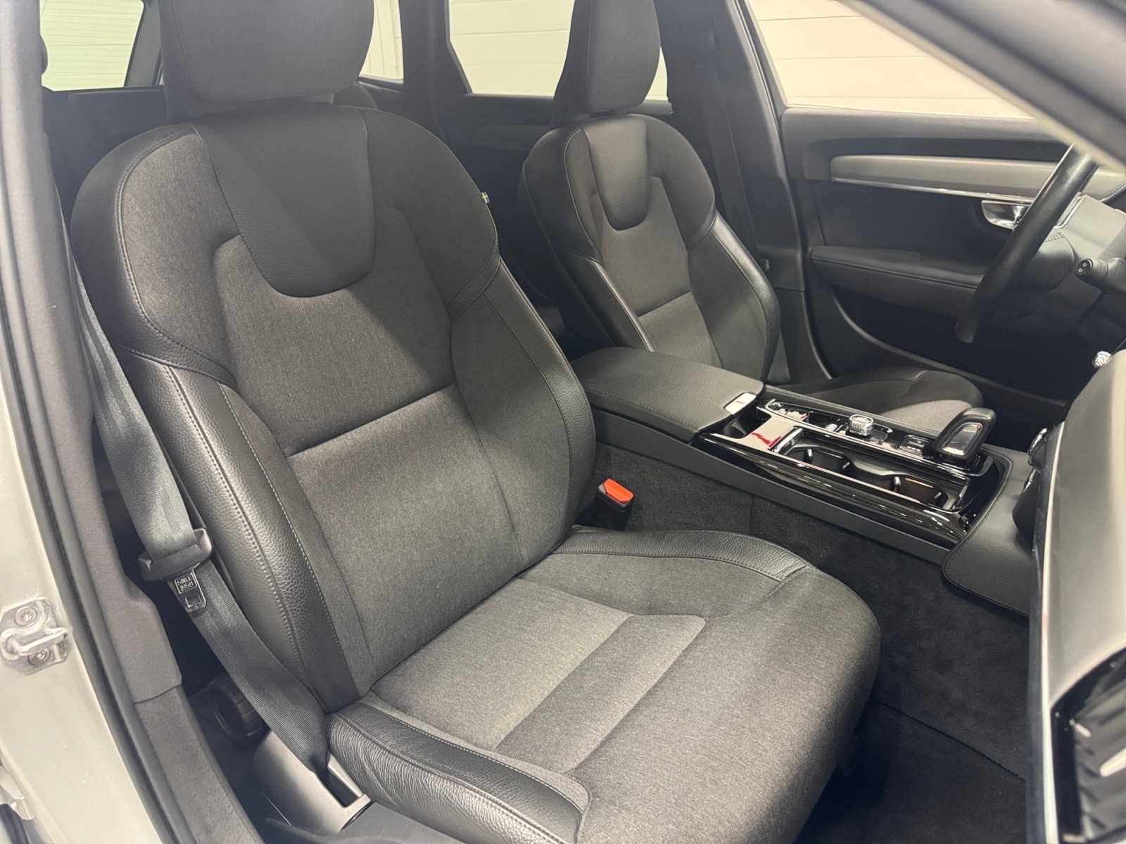 VOLVO V90 2021