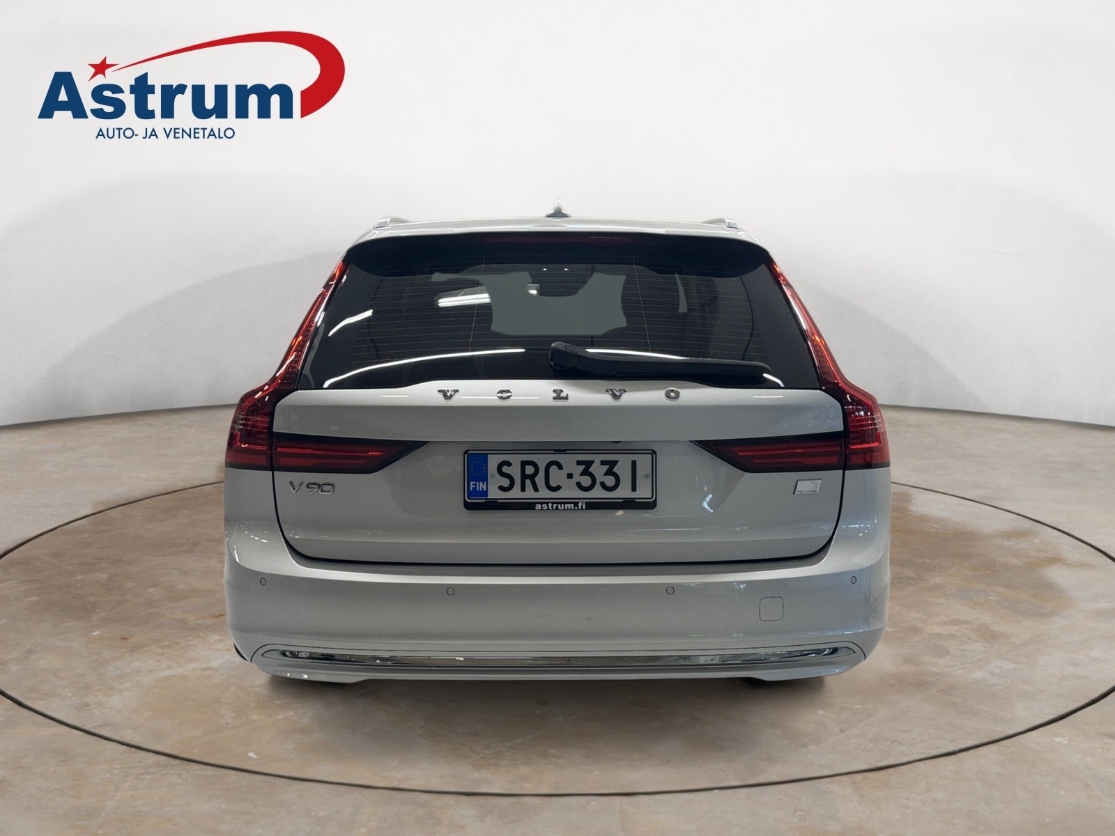 VOLVO V90 2021
