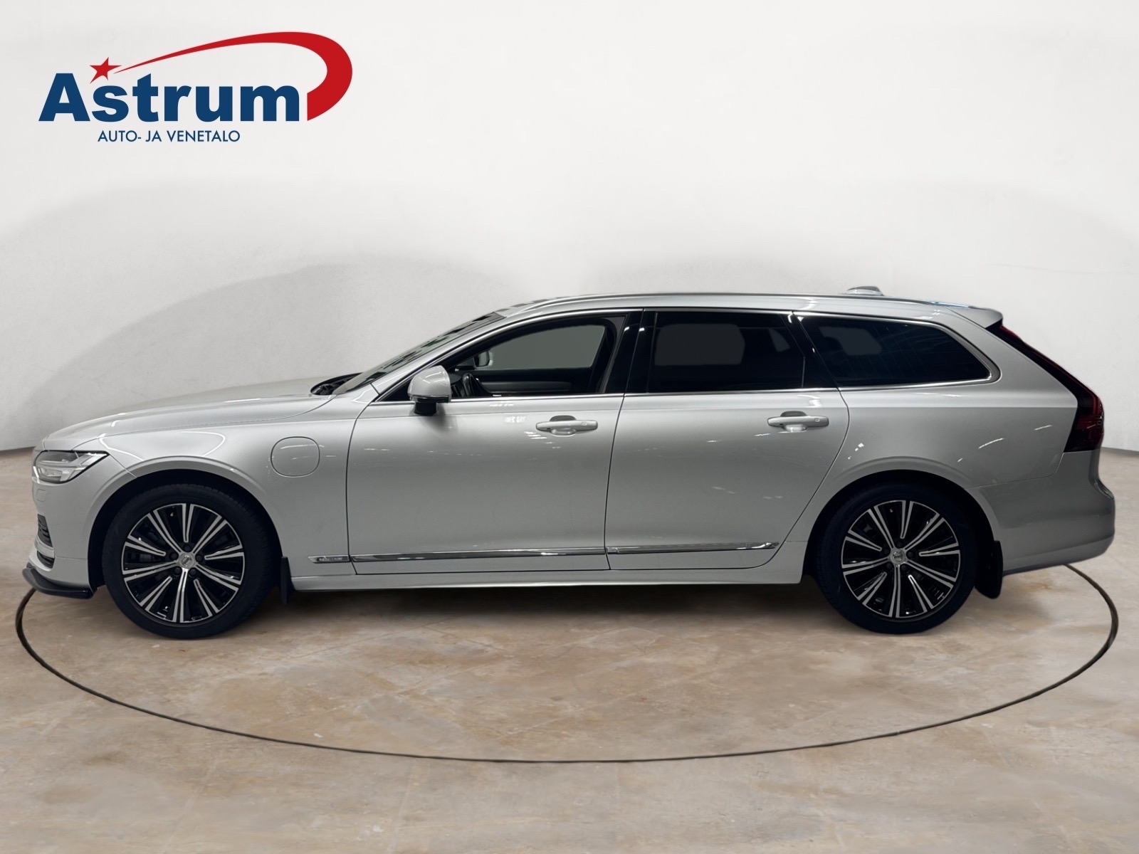 VOLVO V90 2021