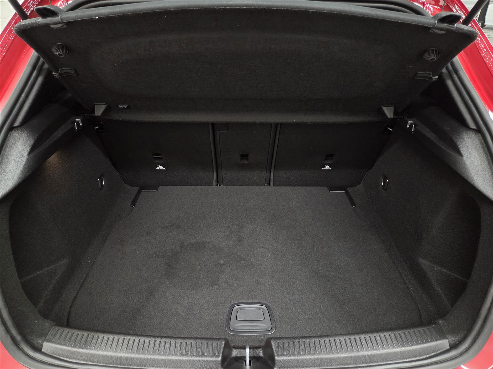 MERCEDES-BENZ A 2023