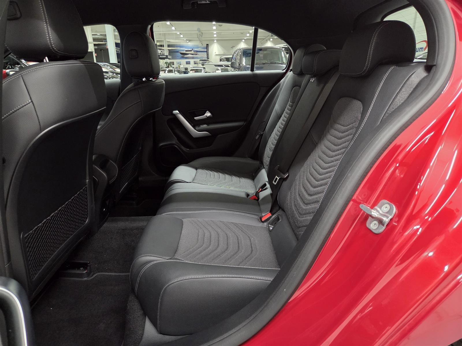 MERCEDES-BENZ A 2023