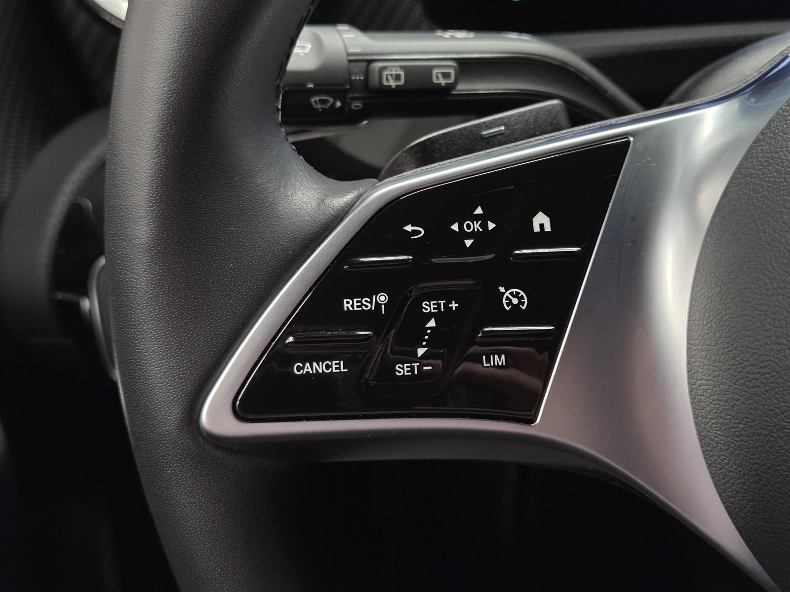 MERCEDES-BENZ A 2023
