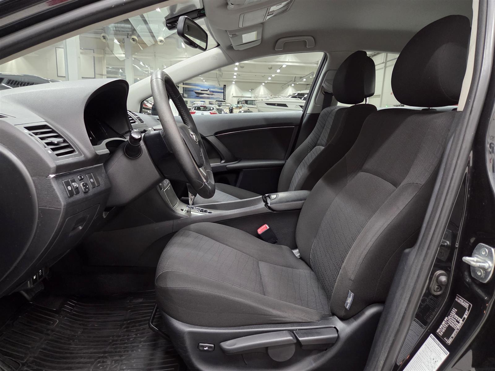 TOYOTA AVENSIS 2010