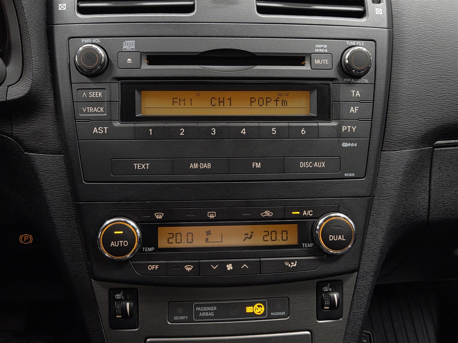 TOYOTA AVENSIS 2010