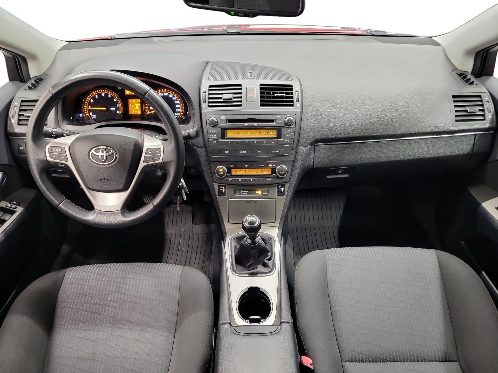 TOYOTA AVENSIS 2010